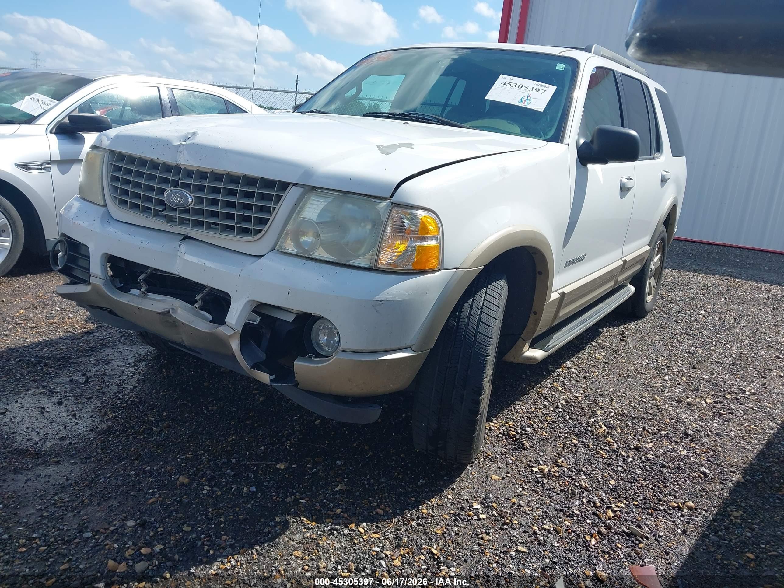 2005 Ford Explorer Eddie Bauer White vin: 1FMZU64K65UA15060
