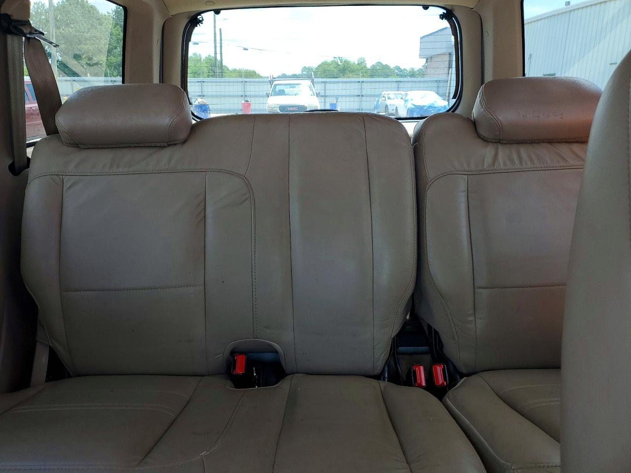 2001 Ford Explorer Eddie Bauer White vin: 1FMZU64P01ZA36351