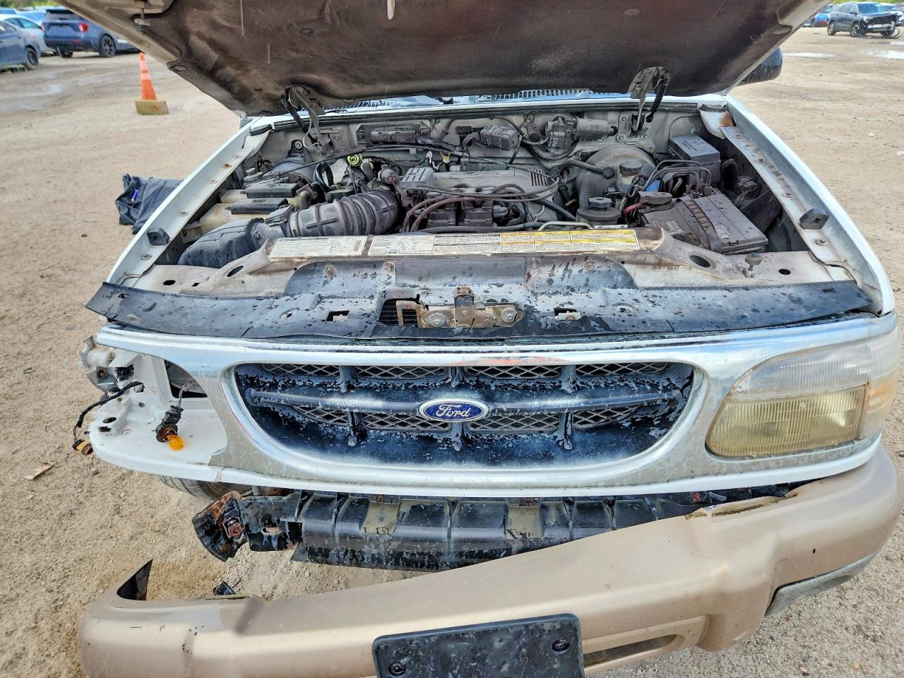 2000 Ford Explorer Eddie Bauer Белый vin: 1FMZU64P6YUB30936