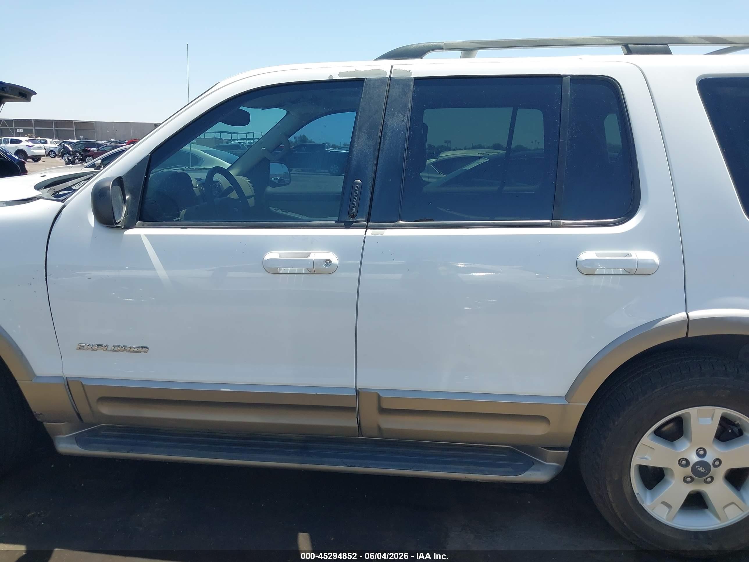 2004 Ford Explorer Eddie Bauer White vin: 1FMZU64W04UB18654