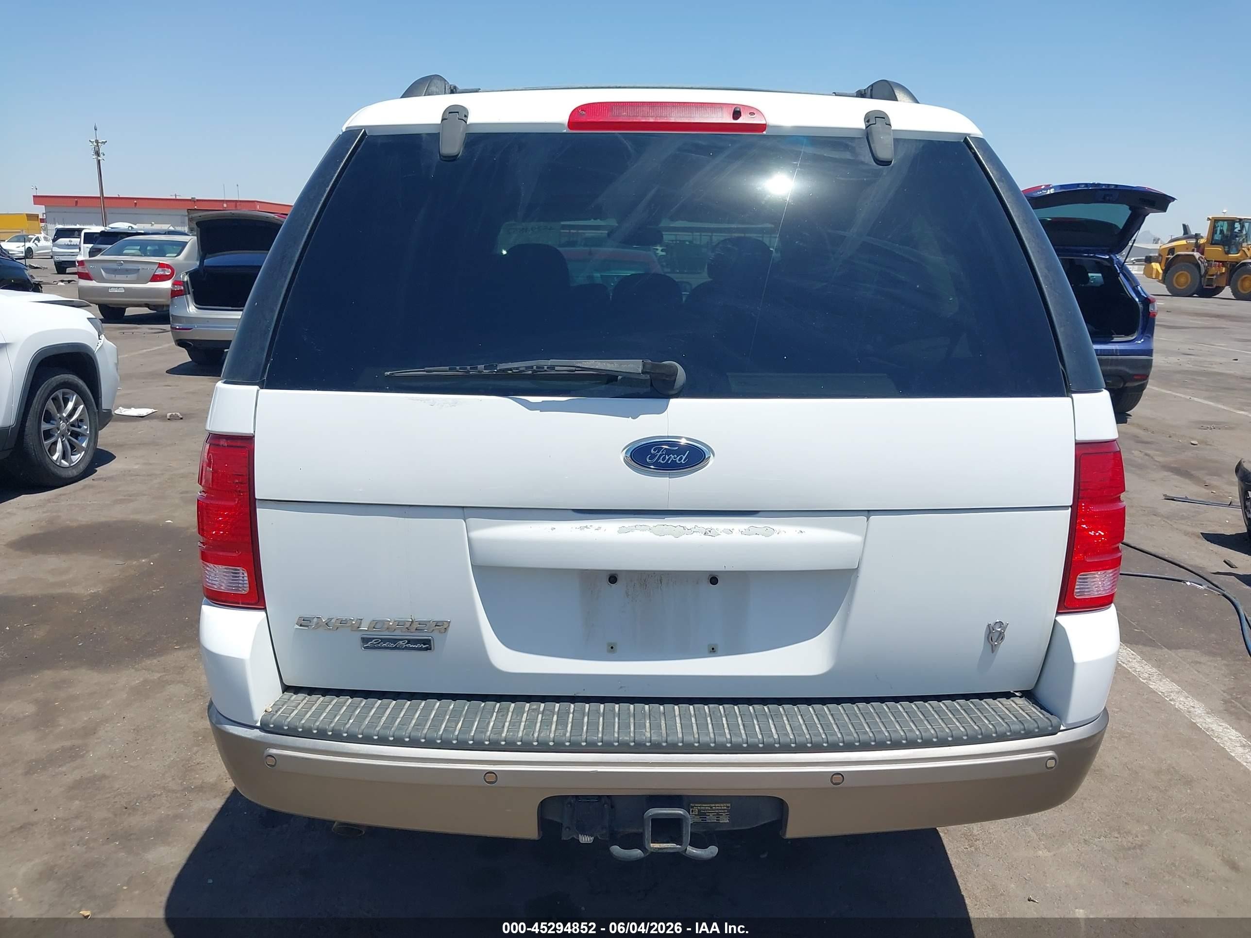 2004 Ford Explorer Eddie Bauer White vin: 1FMZU64W04UB18654