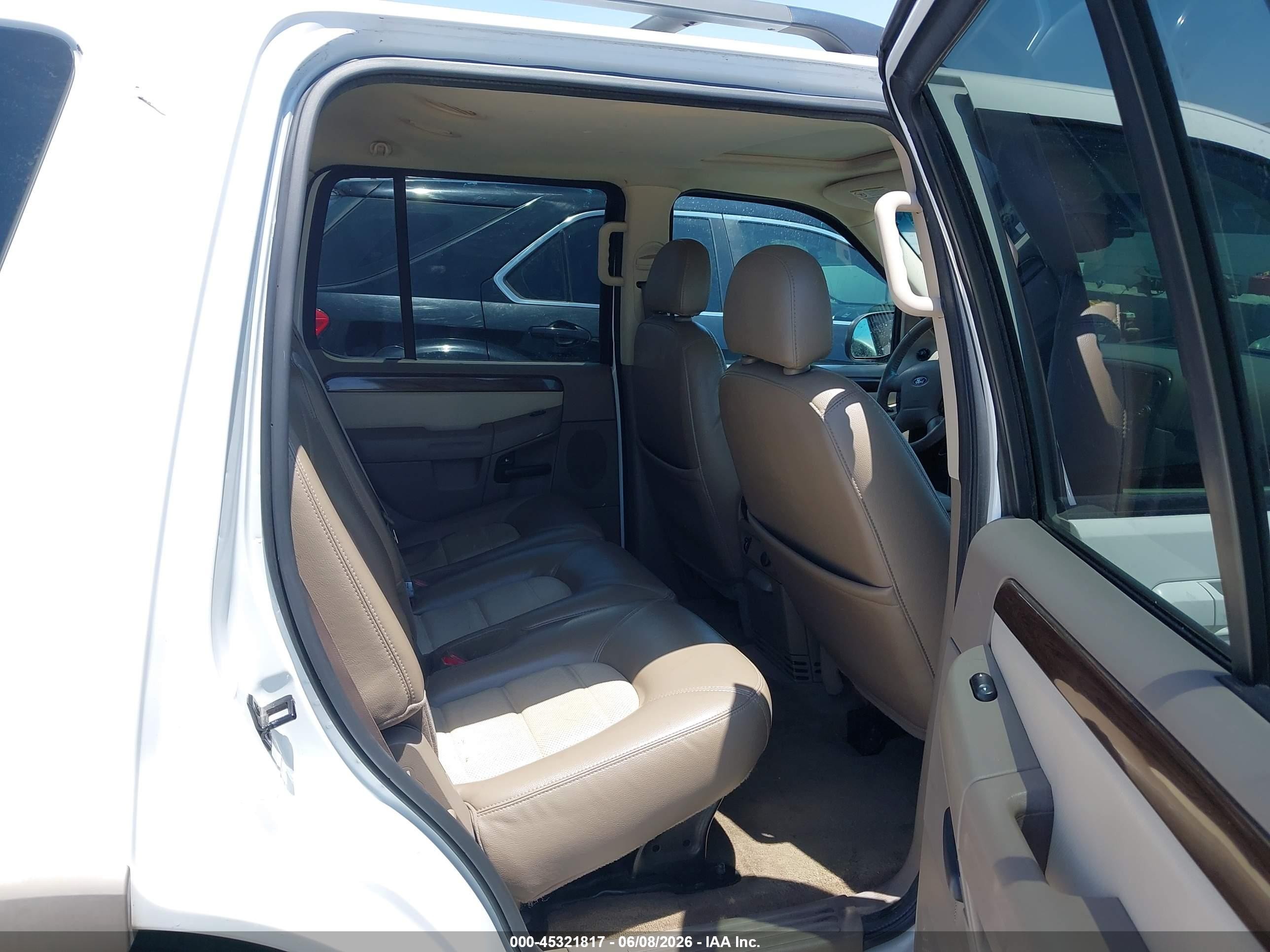 2004 Ford Explorer Eddie Bauer White vin: 1FMZU64W44UB50684