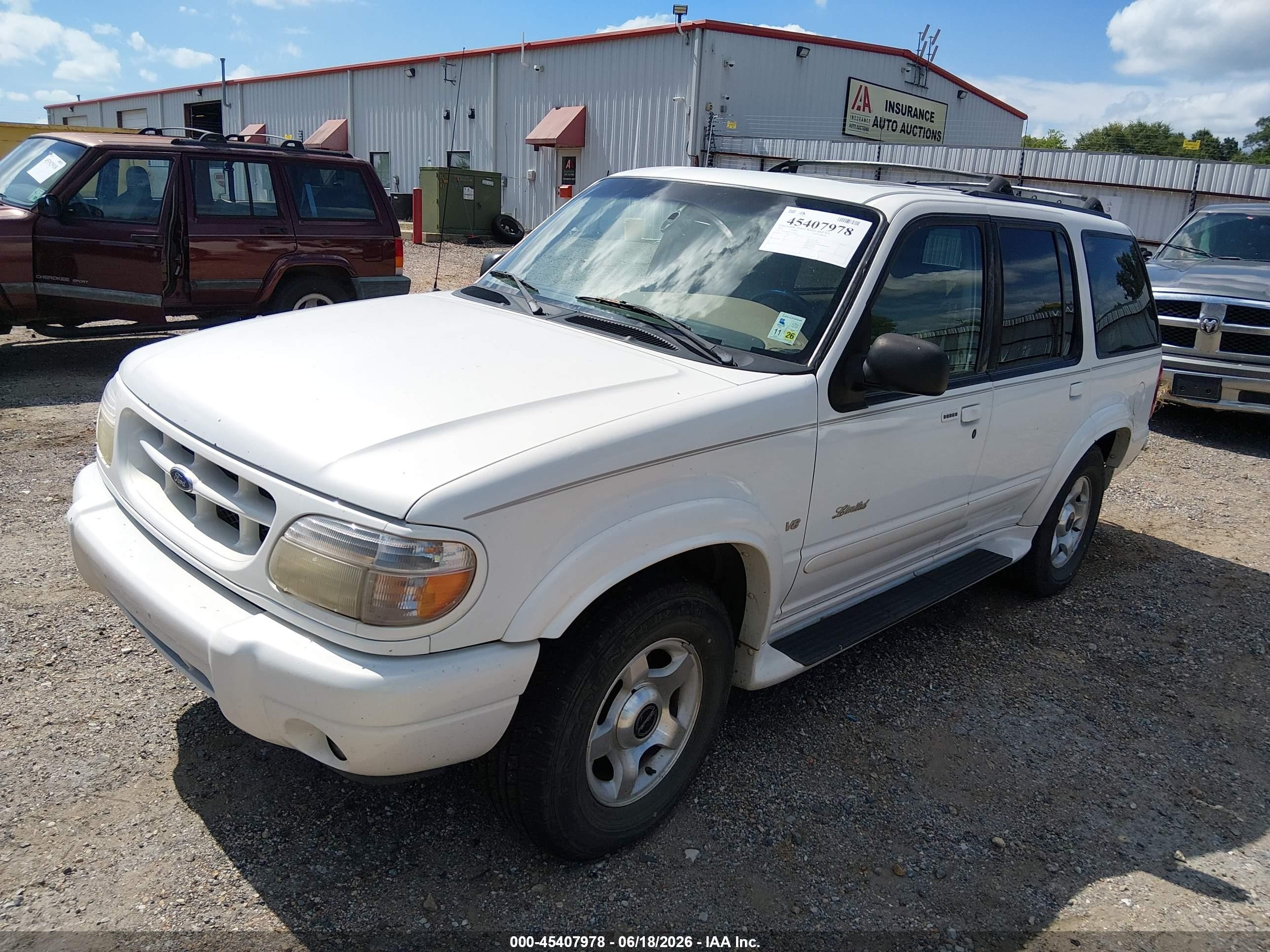 2001 Ford Explorer Limited White vin: 1FMZU65P21ZA70645