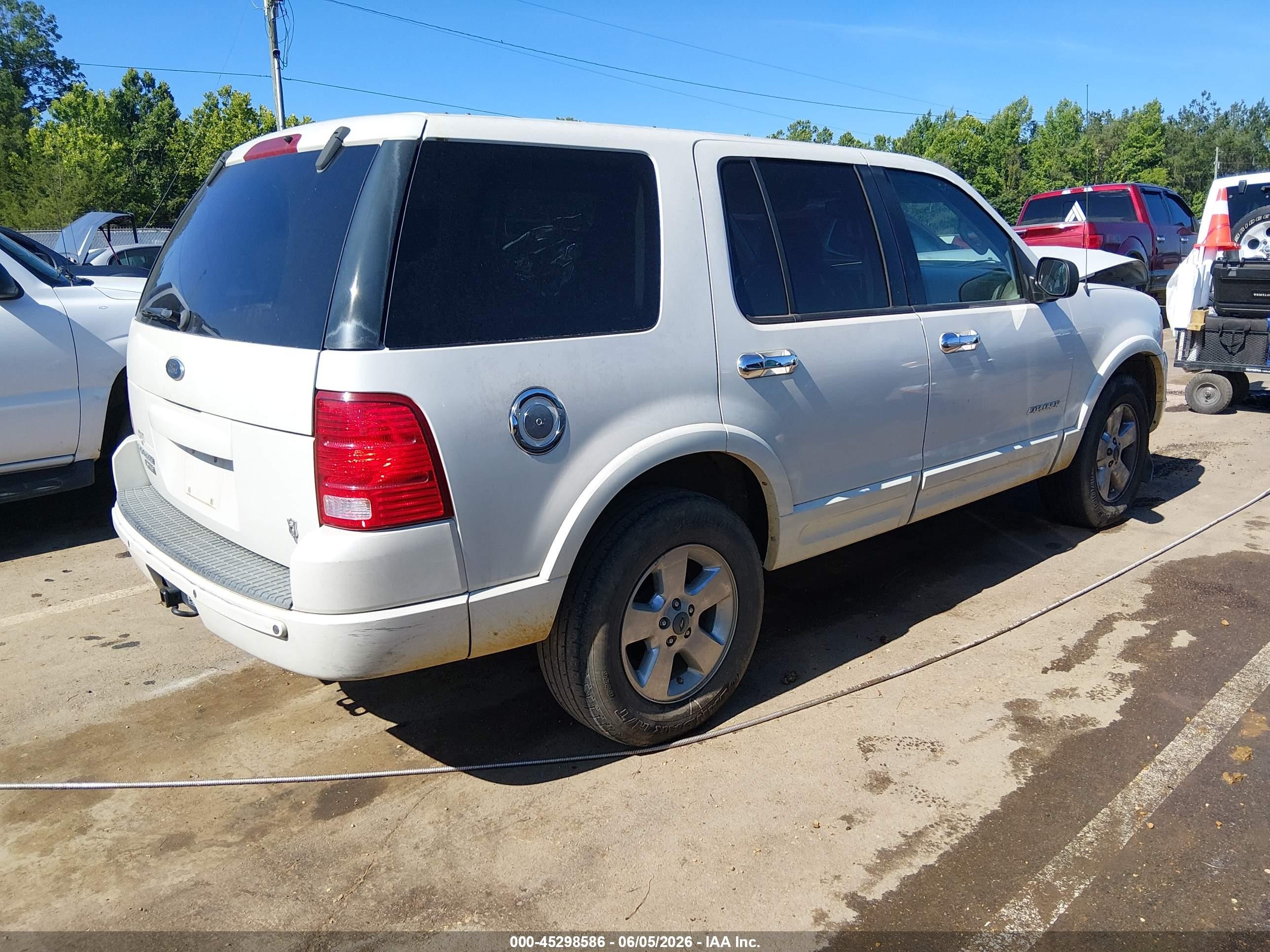 2004 Ford Explorer Limited White vin: 1FMZU65W24ZB21301
