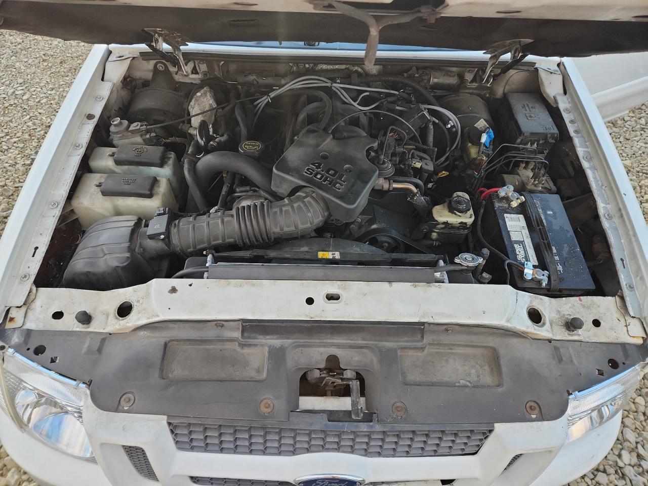 2001 Ford Explorer Sport Trac Белый vin: 1FMZU67E01UB37820