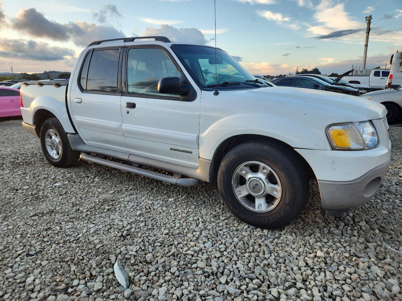 2001 Ford Explorer Sport Trac Белый vin: 1FMZU67E01UB37820