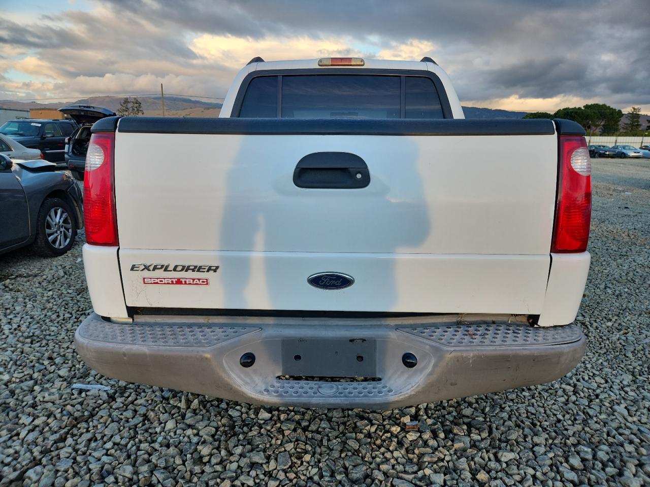 2001 Ford Explorer Sport Trac Белый vin: 1FMZU67E01UB37820