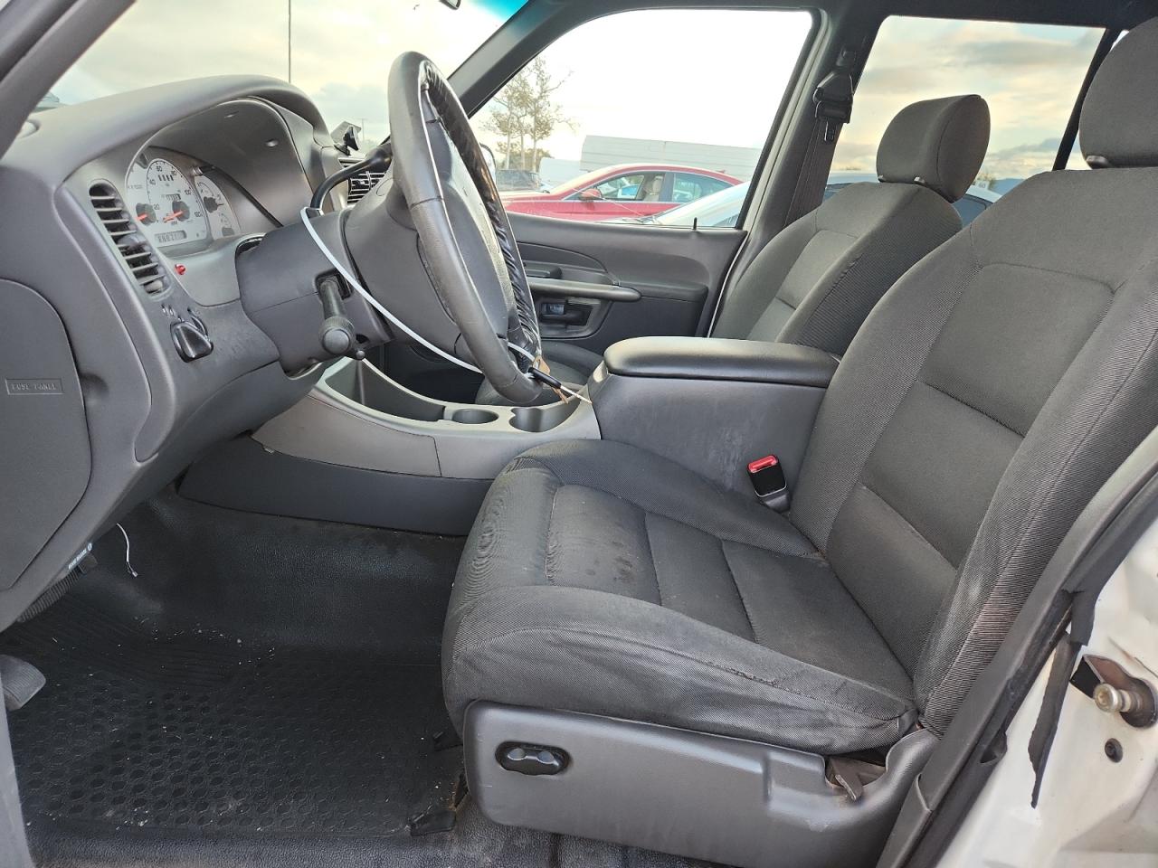 2001 Ford Explorer Sport Trac Белый vin: 1FMZU67E01UB37820