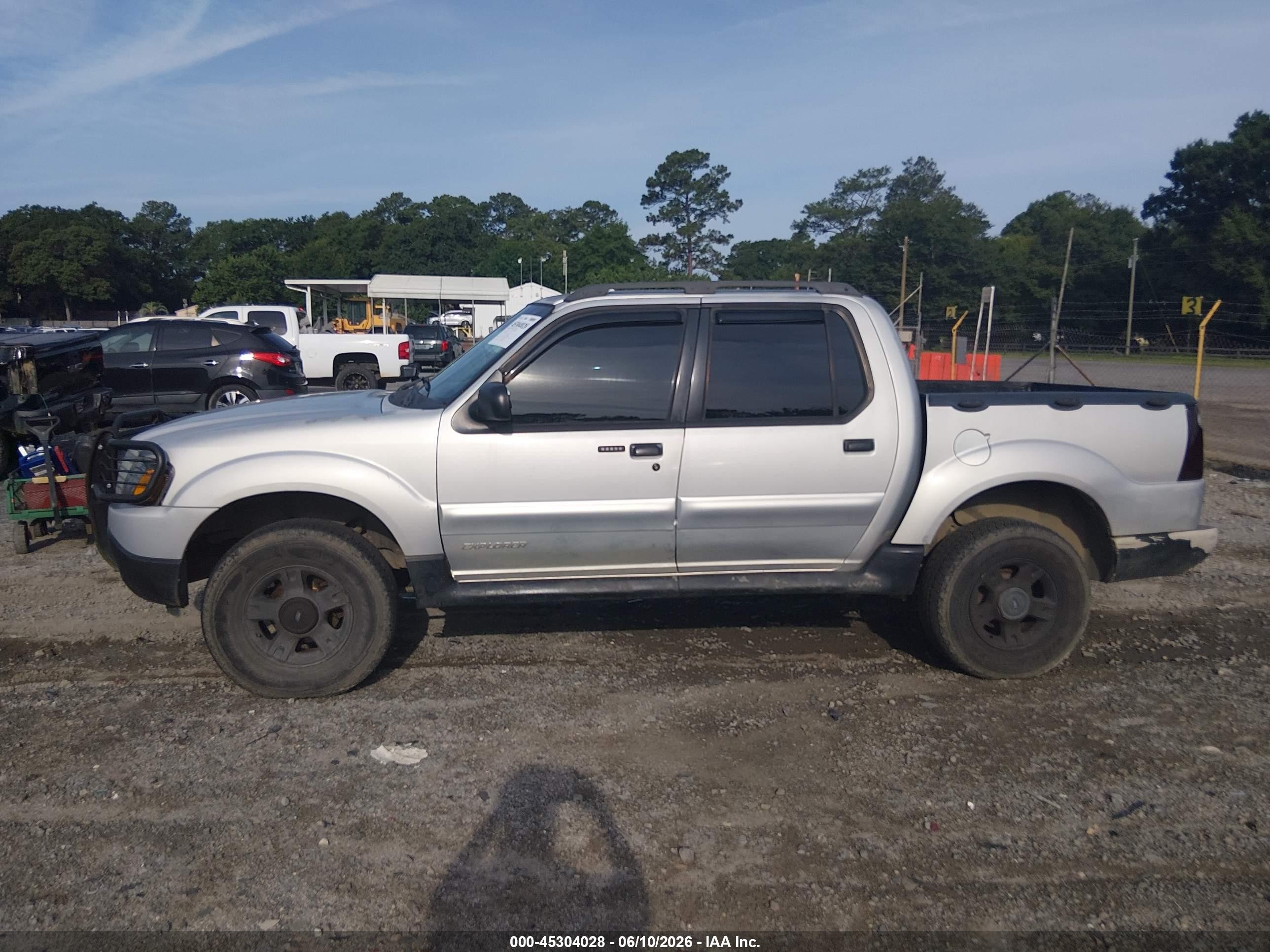 2001 Ford Explorer Sport Trac   Gray vin: 1FMZU67E01UB95930