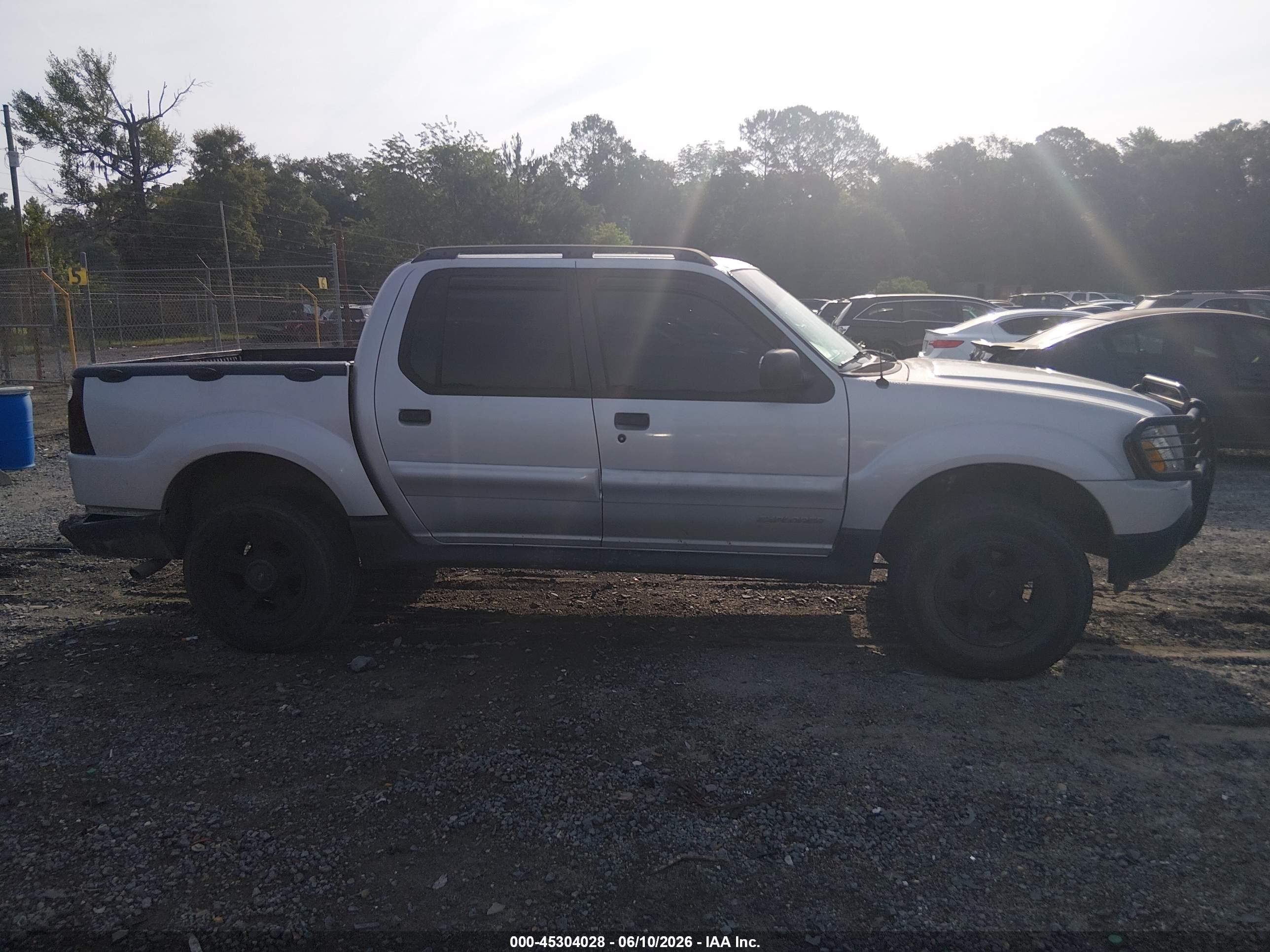 2001 Ford Explorer Sport Trac   Gray vin: 1FMZU67E01UB95930