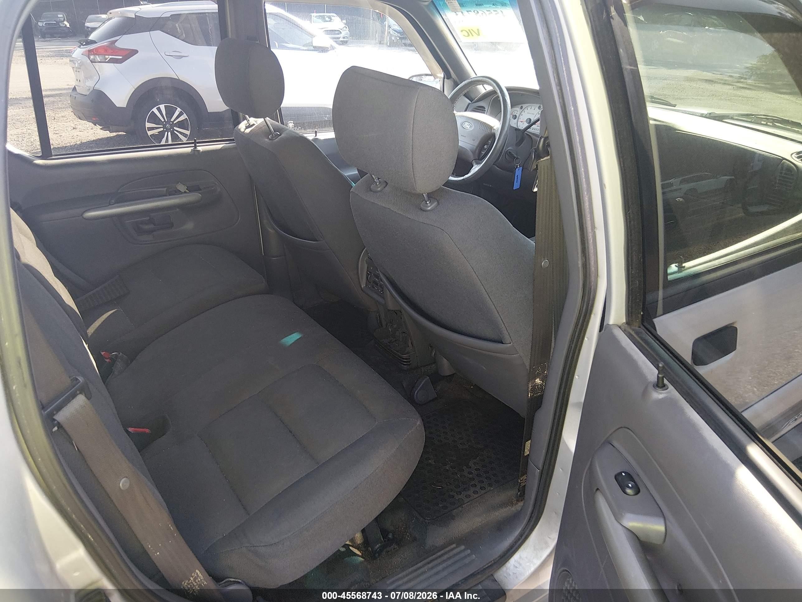 2001 Ford Explorer Sport Trac   Gray vin: 1FMZU67E01UC73087