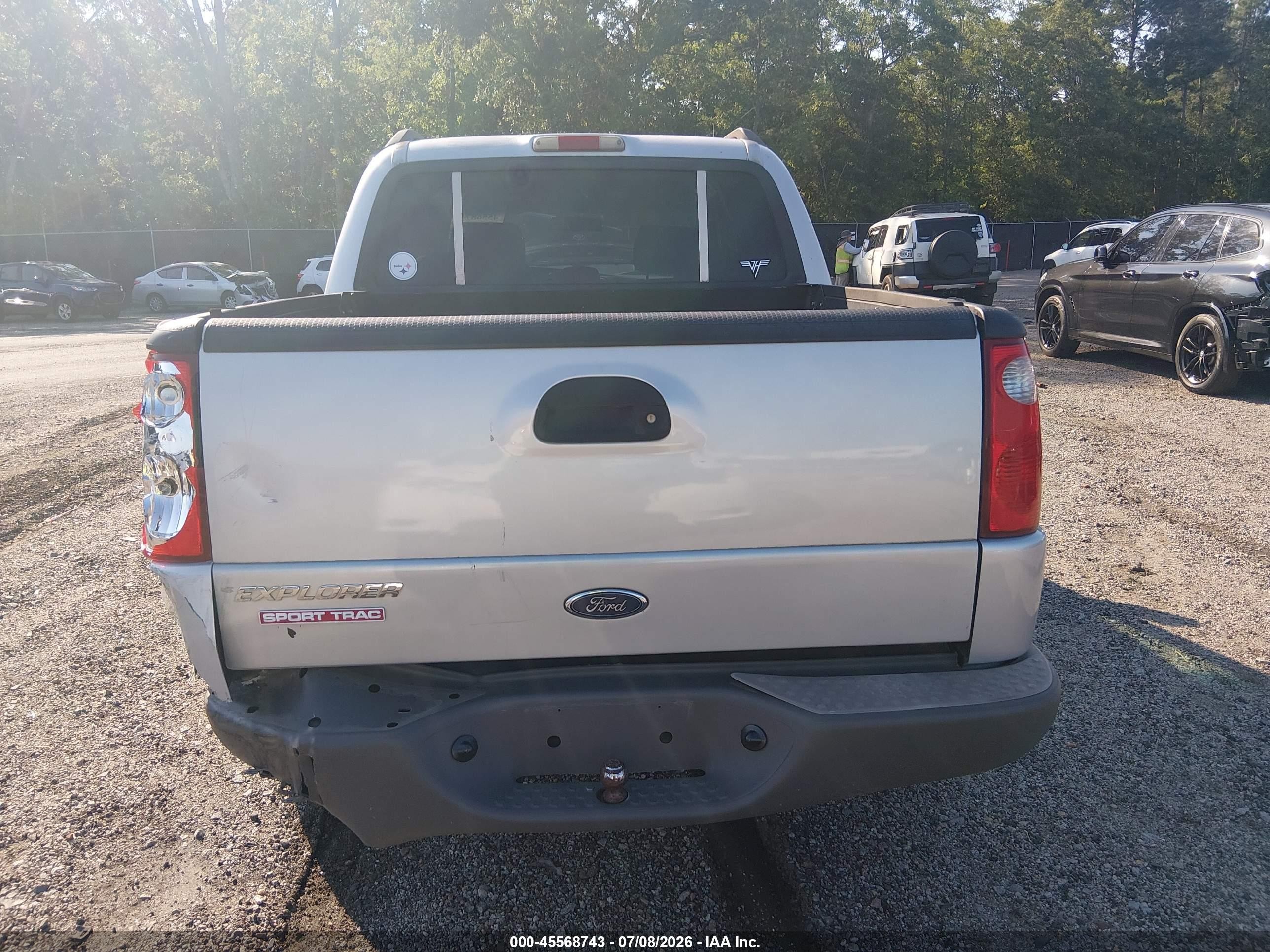 2001 Ford Explorer Sport Trac   Gray vin: 1FMZU67E01UC73087