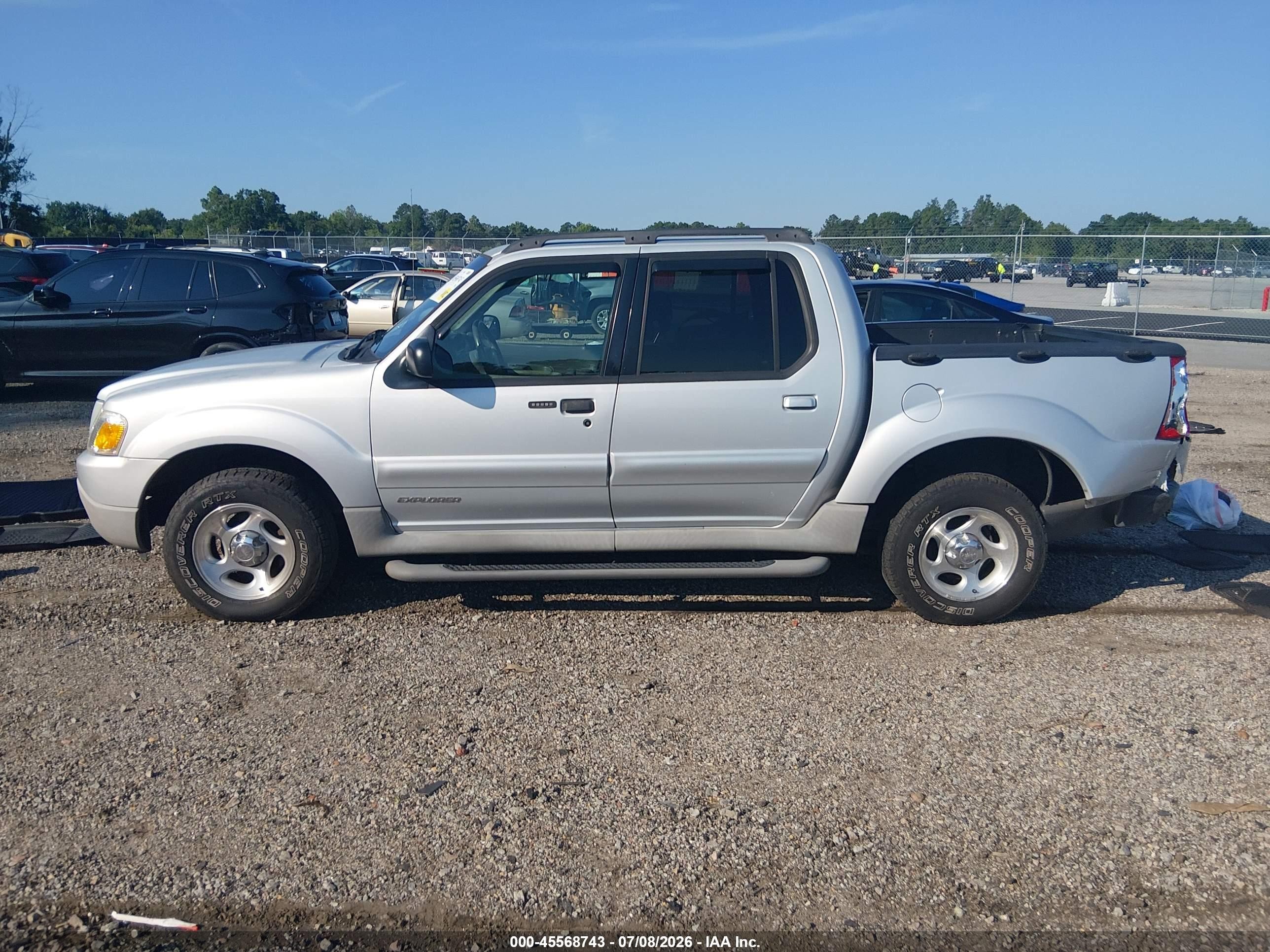 2001 Ford Explorer Sport Trac   Gray vin: 1FMZU67E01UC73087