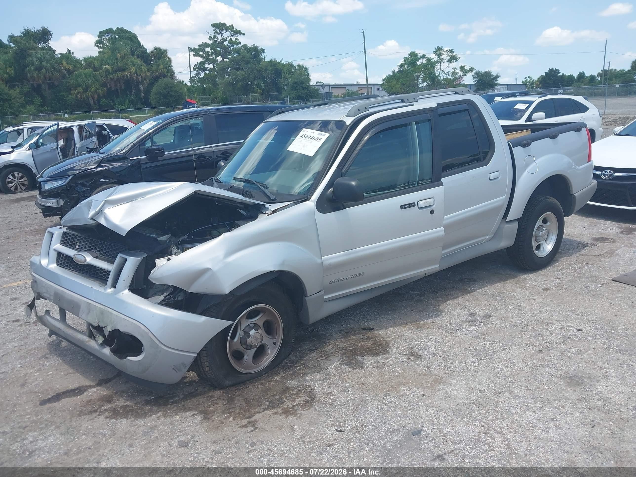 2002 Ford Explorer Sport Trac   Silver vin: 1FMZU67E02UB26530