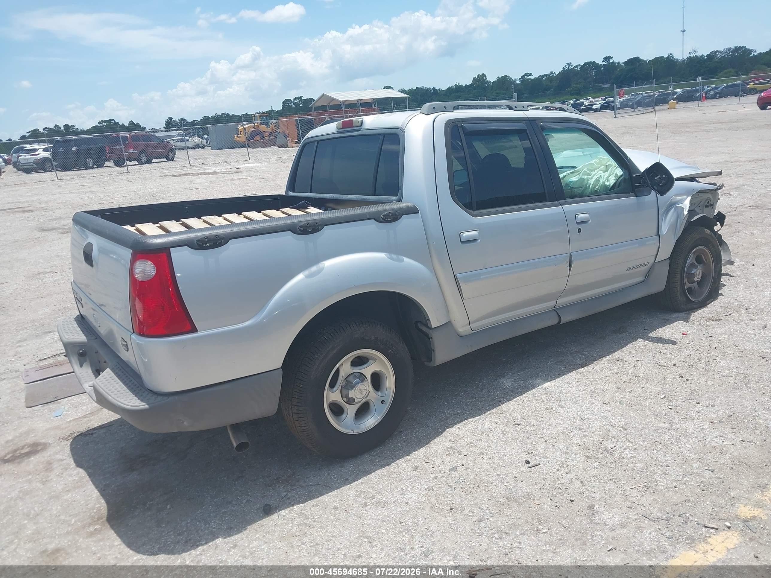 2002 Ford Explorer Sport Trac   Silver vin: 1FMZU67E02UB26530