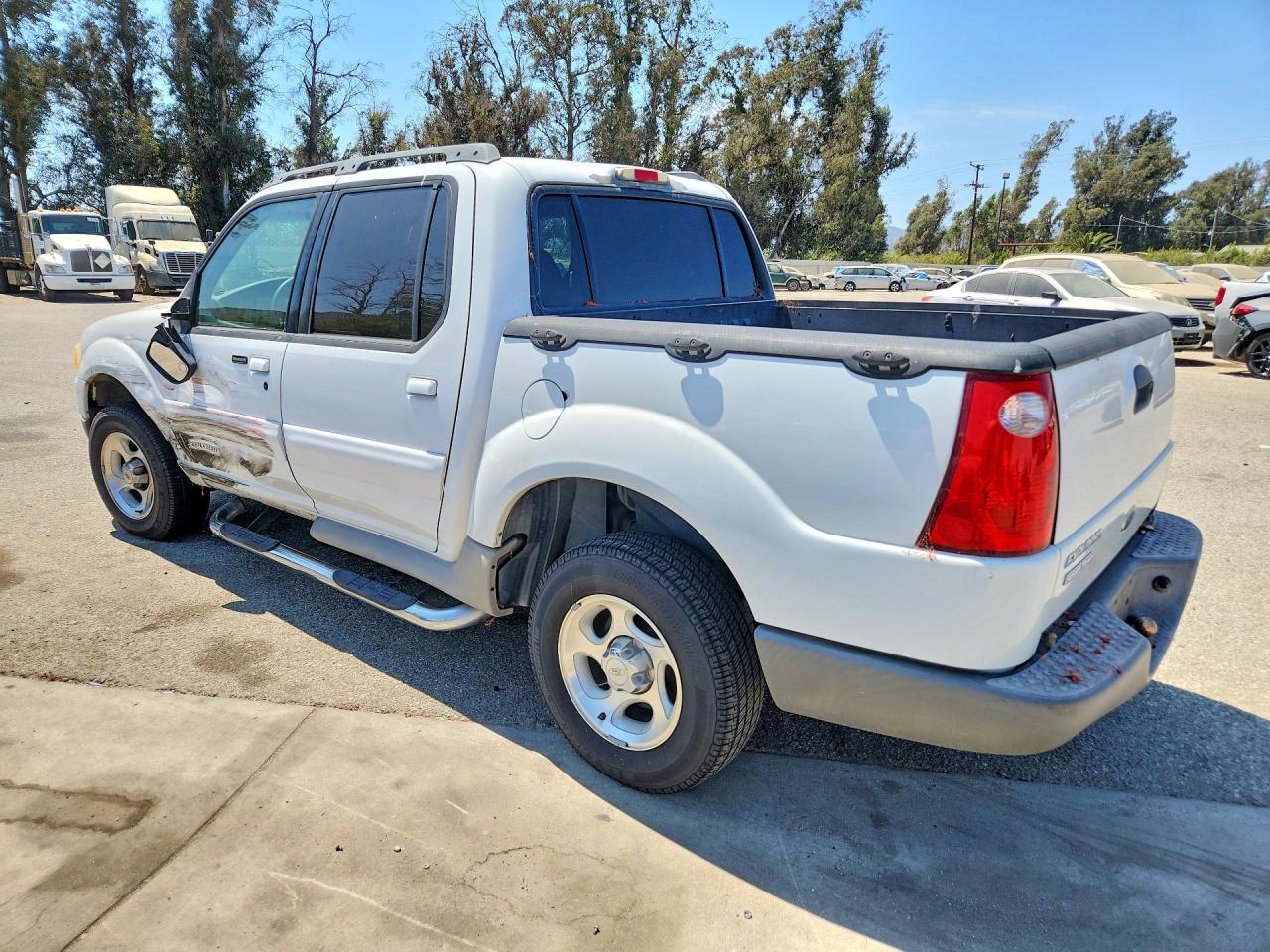 2002 Ford Explorer Sport Trac White vin: 1FMZU67E02UB30397