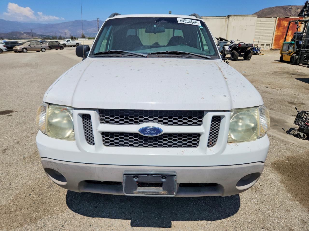 2002 Ford Explorer Sport Trac White vin: 1FMZU67E02UB30397