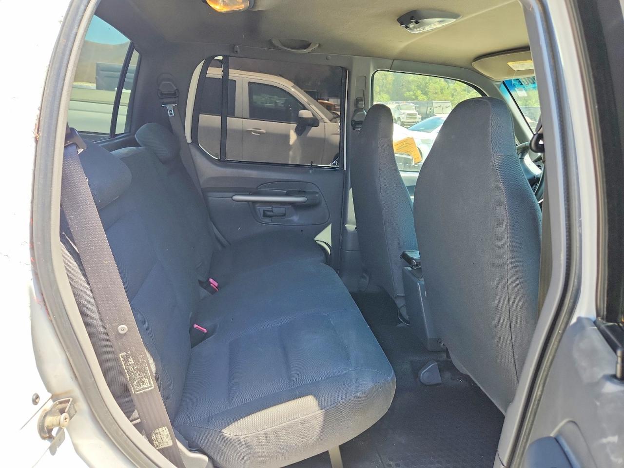 2002 Ford Explorer Sport Trac White vin: 1FMZU67E02UB30397