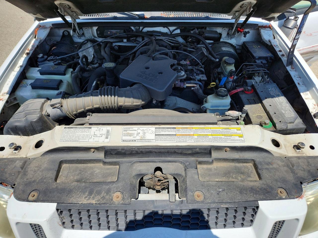 2002 Ford Explorer Sport Trac White vin: 1FMZU67E02UB30397