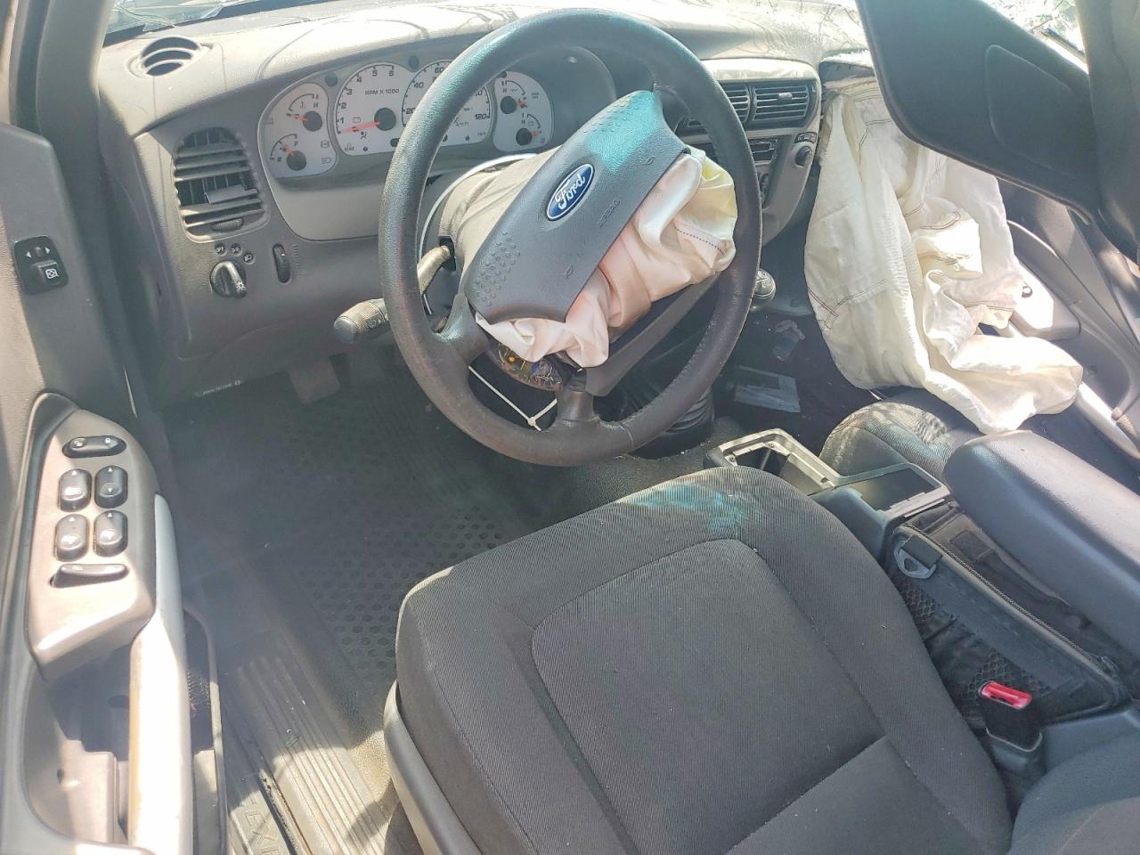 2002 Ford Explorer Sport Trac Серебряный vin: 1FMZU67E02UB80037