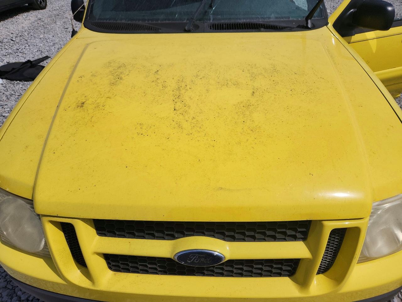 2002 Ford Explorer Sport Trac Yellow vin: 1FMZU67E02UD40305