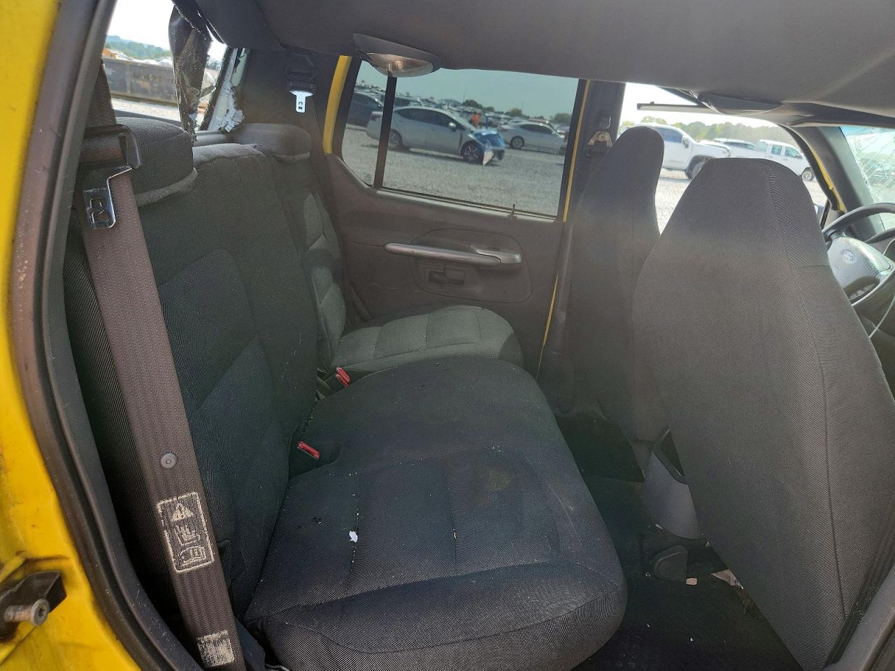 2002 Ford Explorer Sport Trac Yellow vin: 1FMZU67E02UD40305