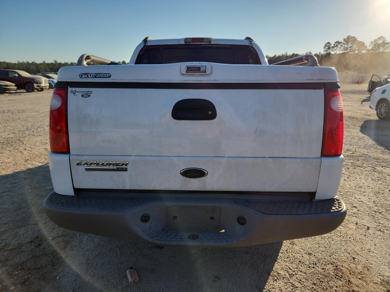 2003 Ford Explorer Sport Trac White vin: 1FMZU67E03UB28683