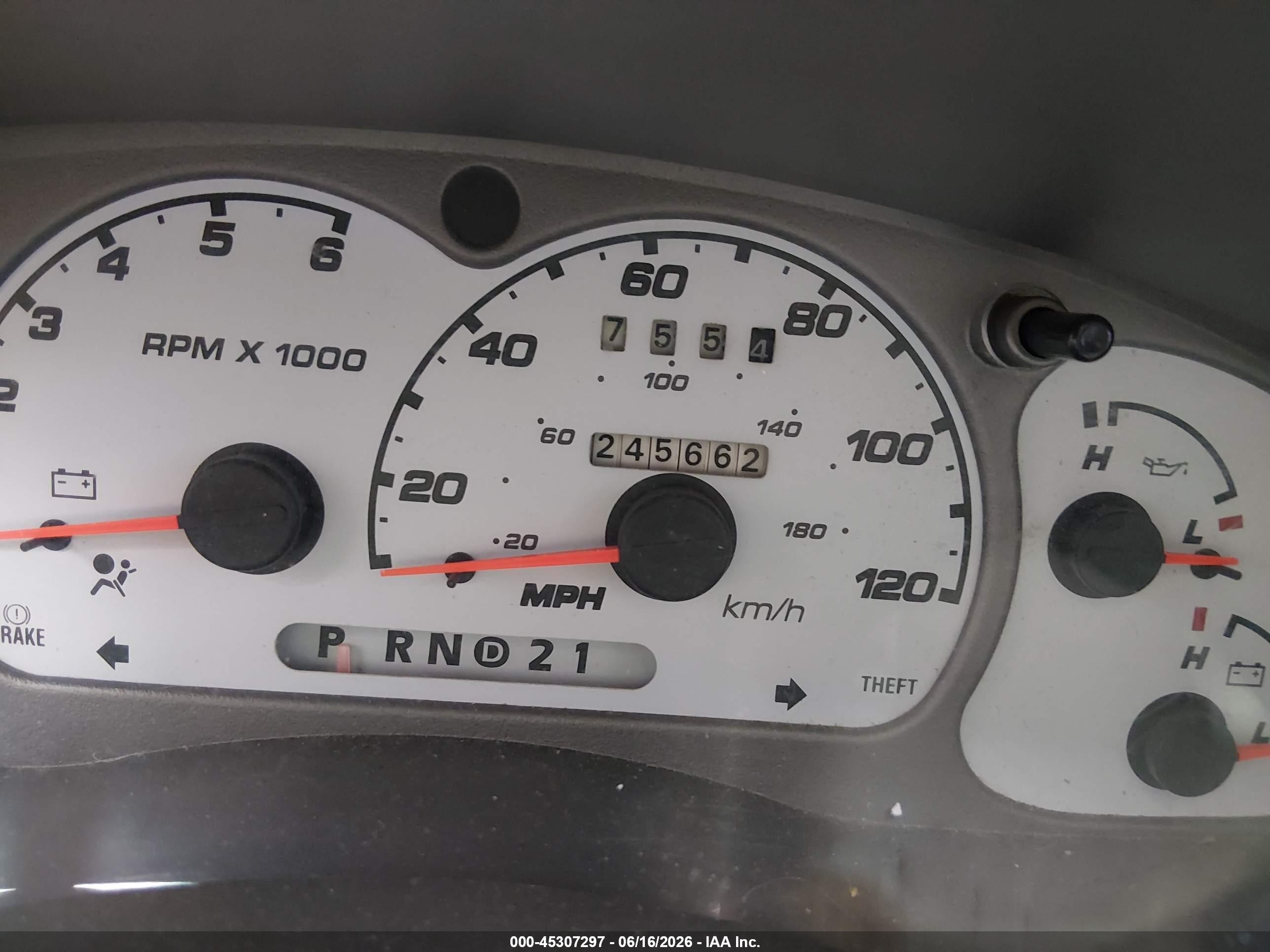2003 Ford Explorer Sport Trac Xls/xlt White vin: 1FMZU67E03UB74224