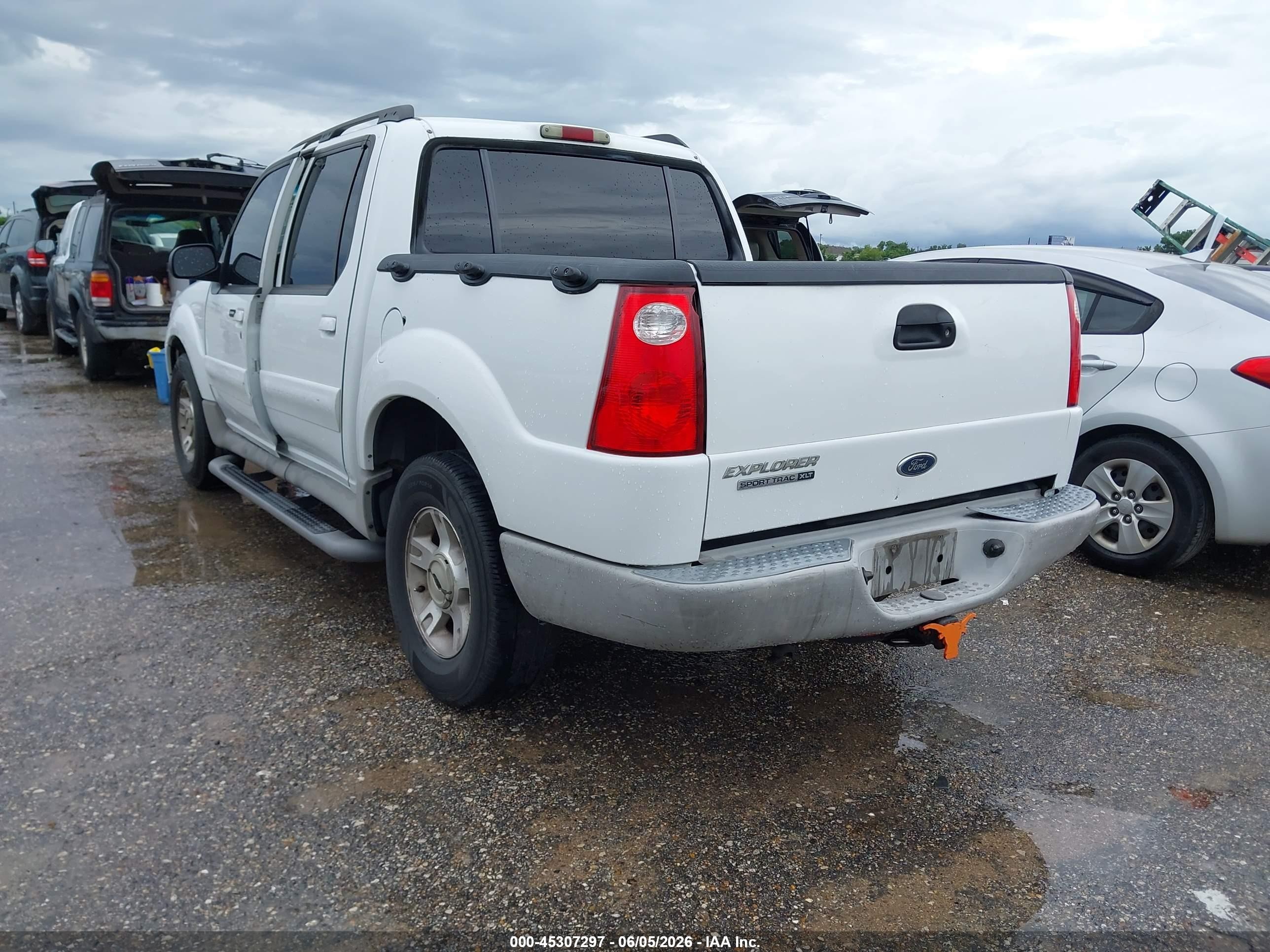 2003 Ford Explorer Sport Trac Xls/xlt White vin: 1FMZU67E03UB74224