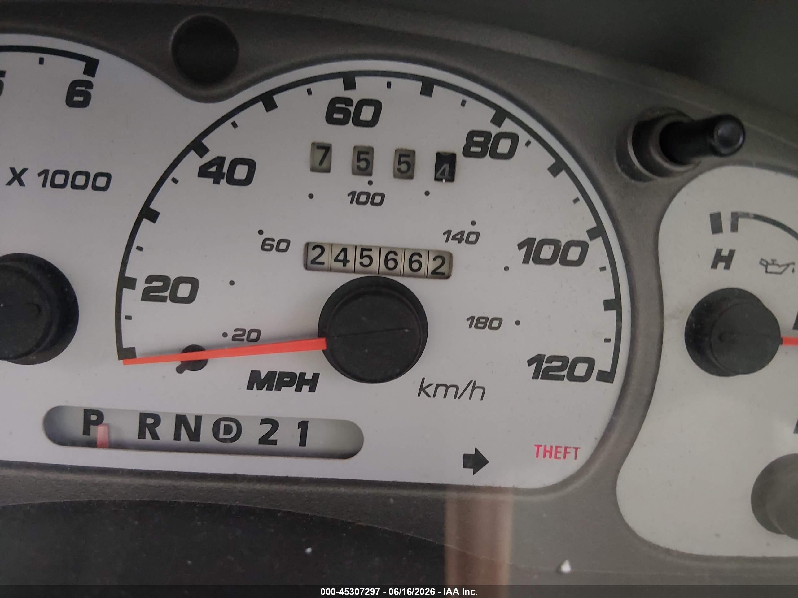 2003 Ford Explorer Sport Trac Xls/xlt White vin: 1FMZU67E03UB74224
