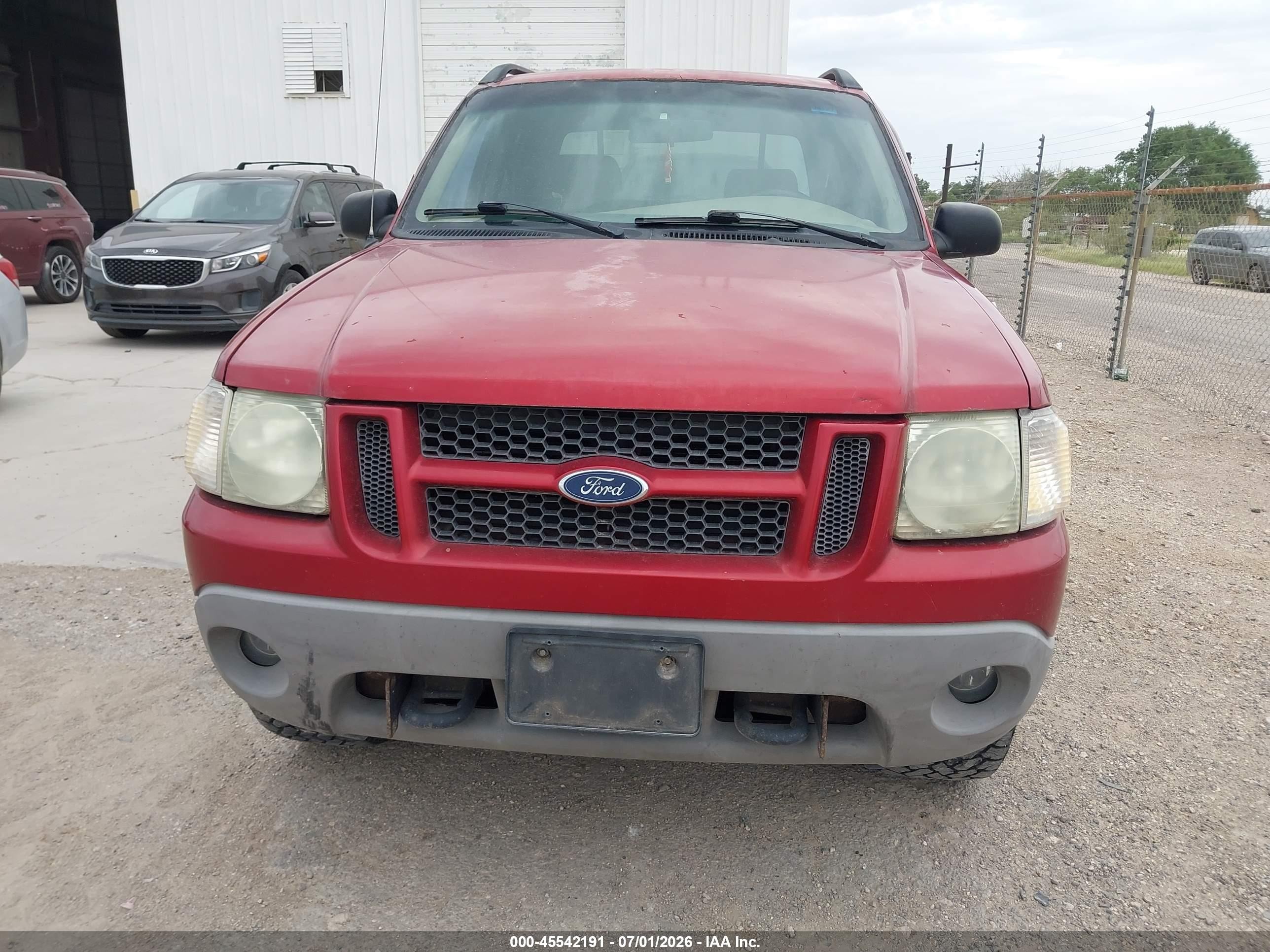 2001 Ford Explorer Sport Trac   Красный vin: 1FMZU67E11UB39799