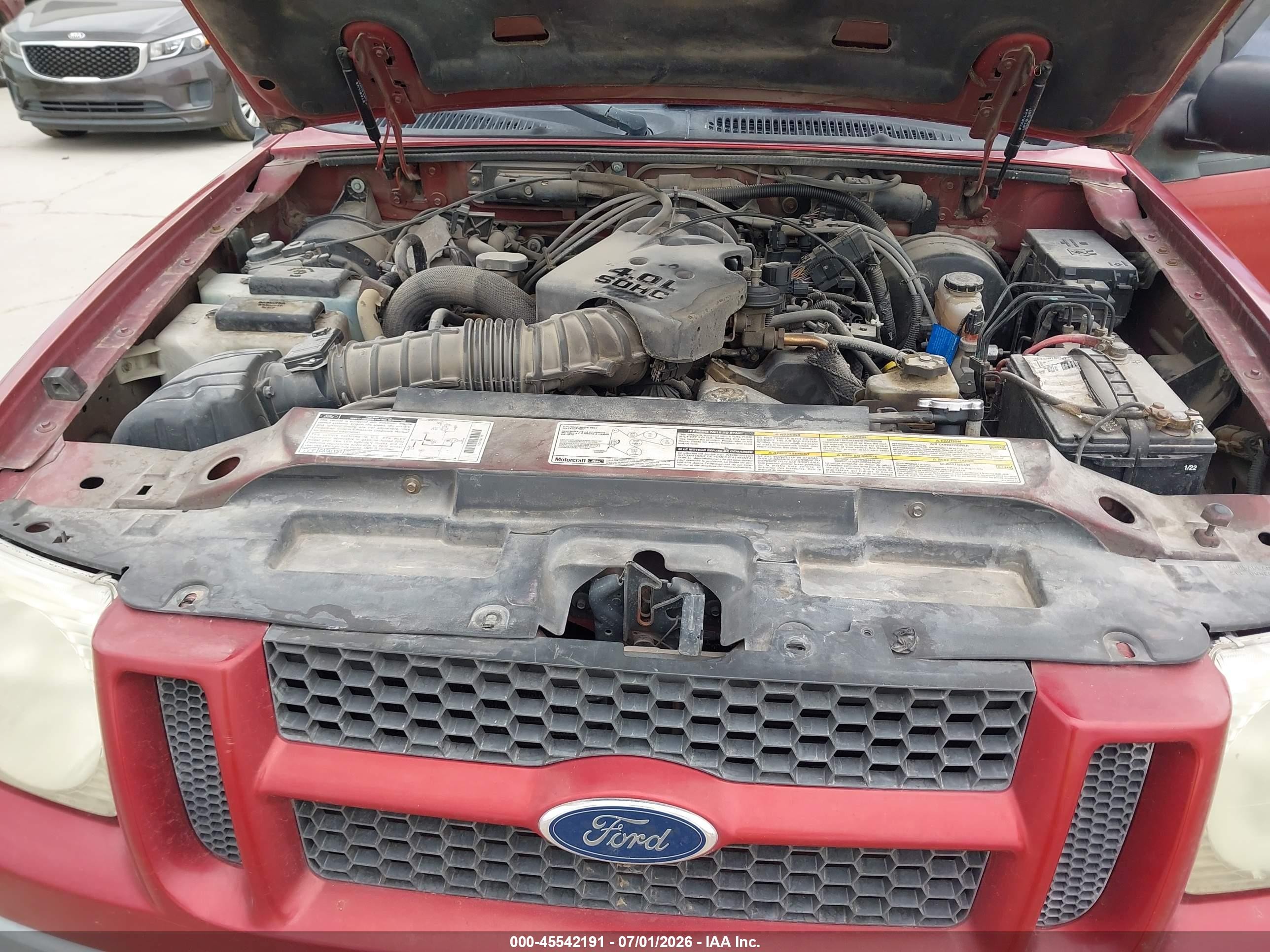 2001 Ford Explorer Sport Trac   Красный vin: 1FMZU67E11UB39799