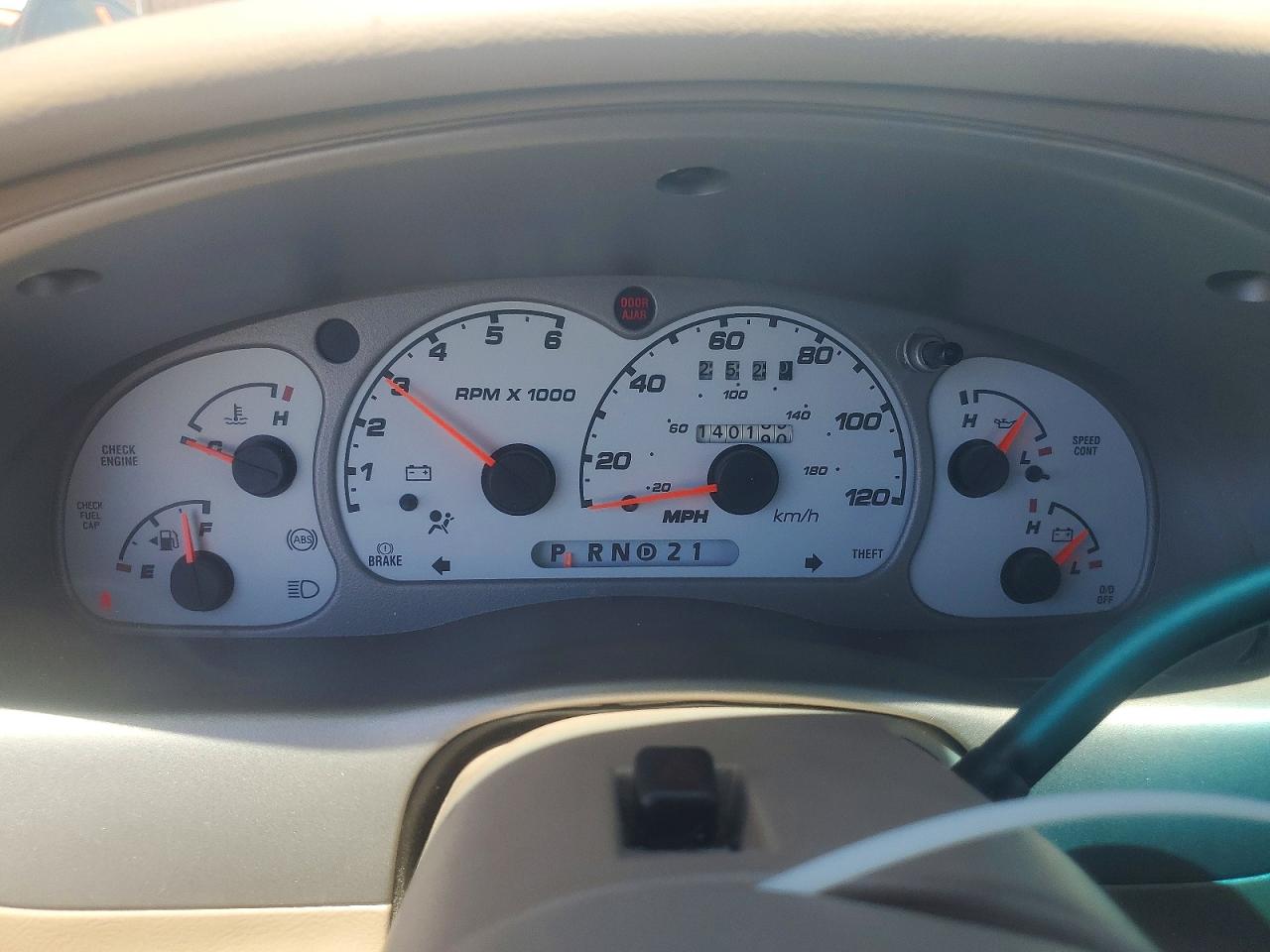 2001 Ford Explorer Sport Trac White vin: 1FMZU67E11UB95757