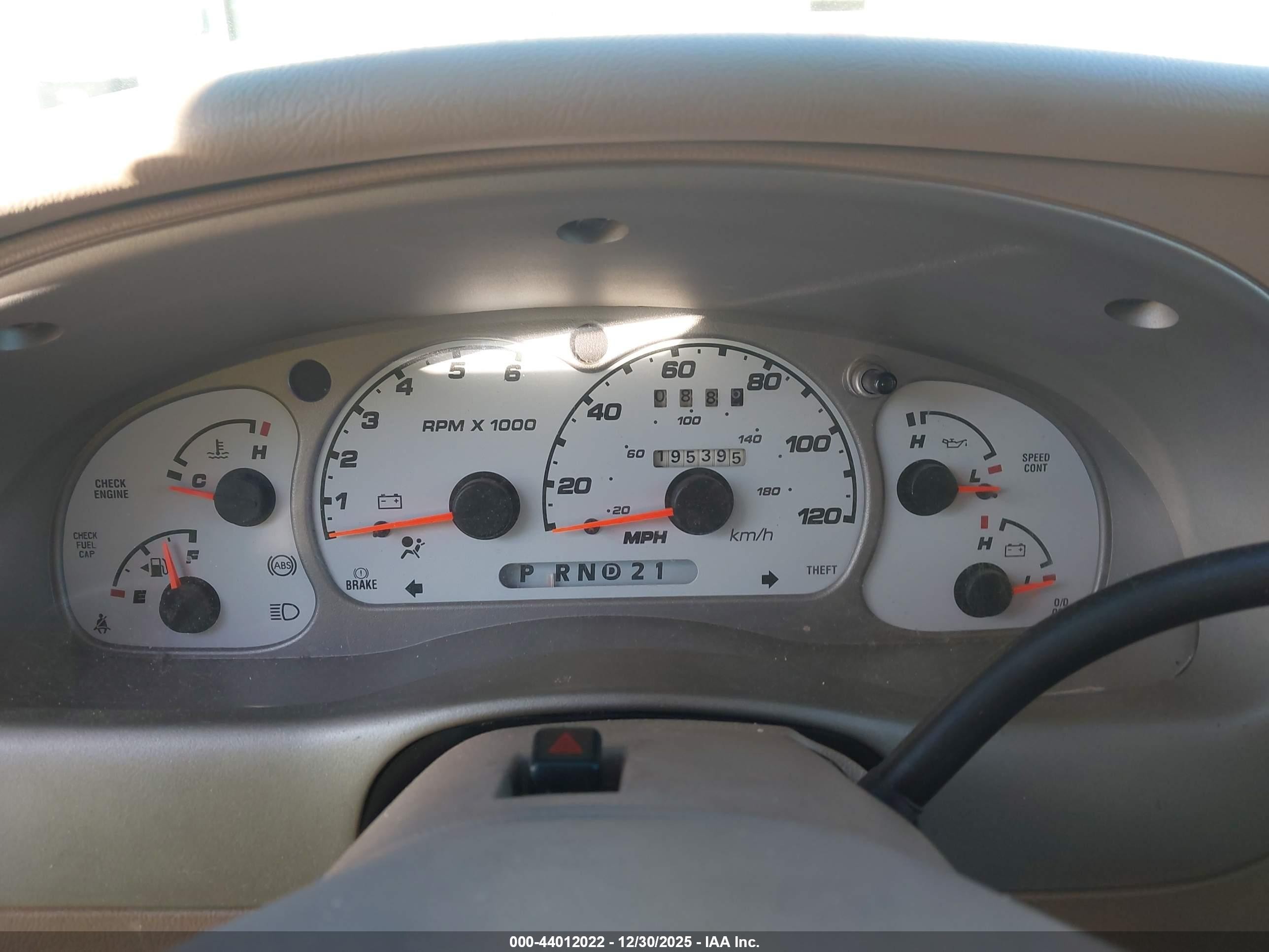 2002 Ford Explorer Sport Trac   Желто-коричневый vin: 1FMZU67E12UB98398