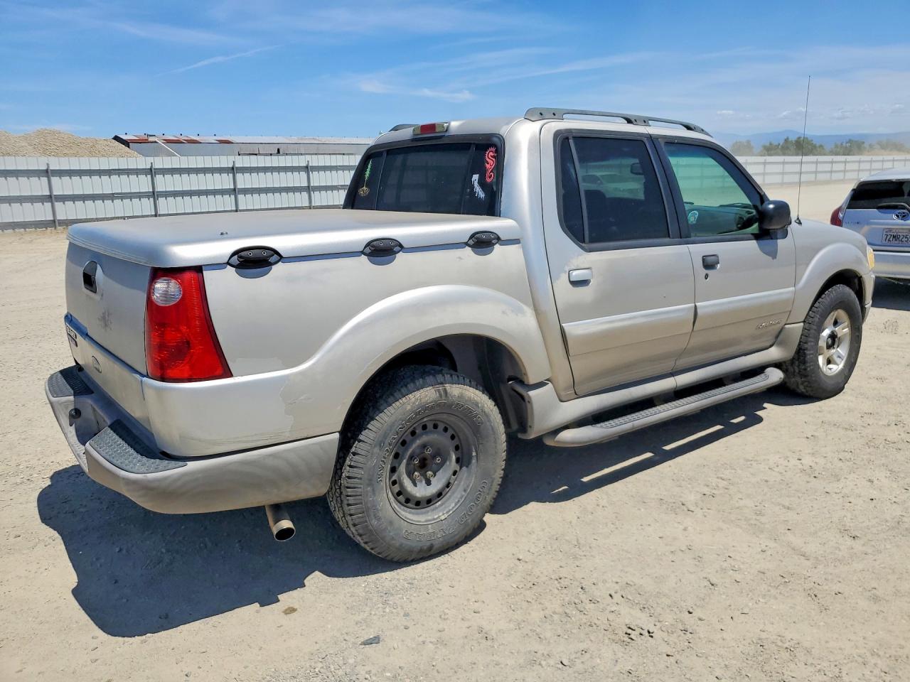 2002 Ford Explorer Sport Trac Серебряный vin: 1FMZU67E22UC69396