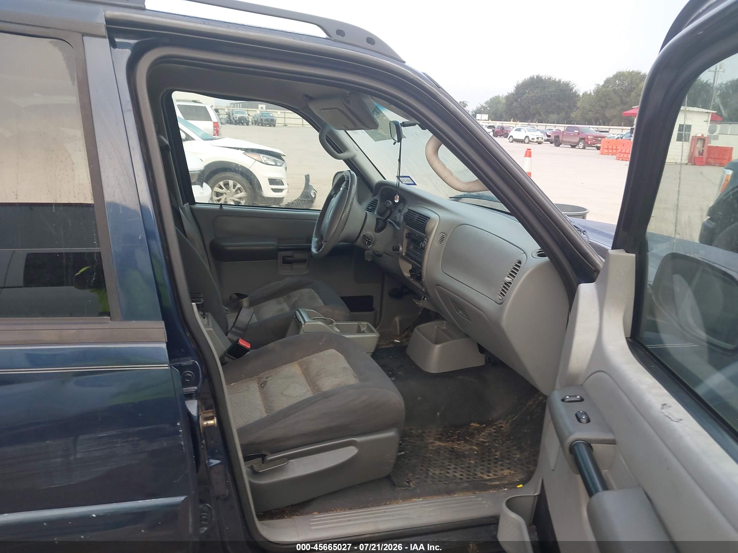 2003 Ford Explorer Sport Trac Xls/xlt Navy vin: 1FMZU67E23UB90621