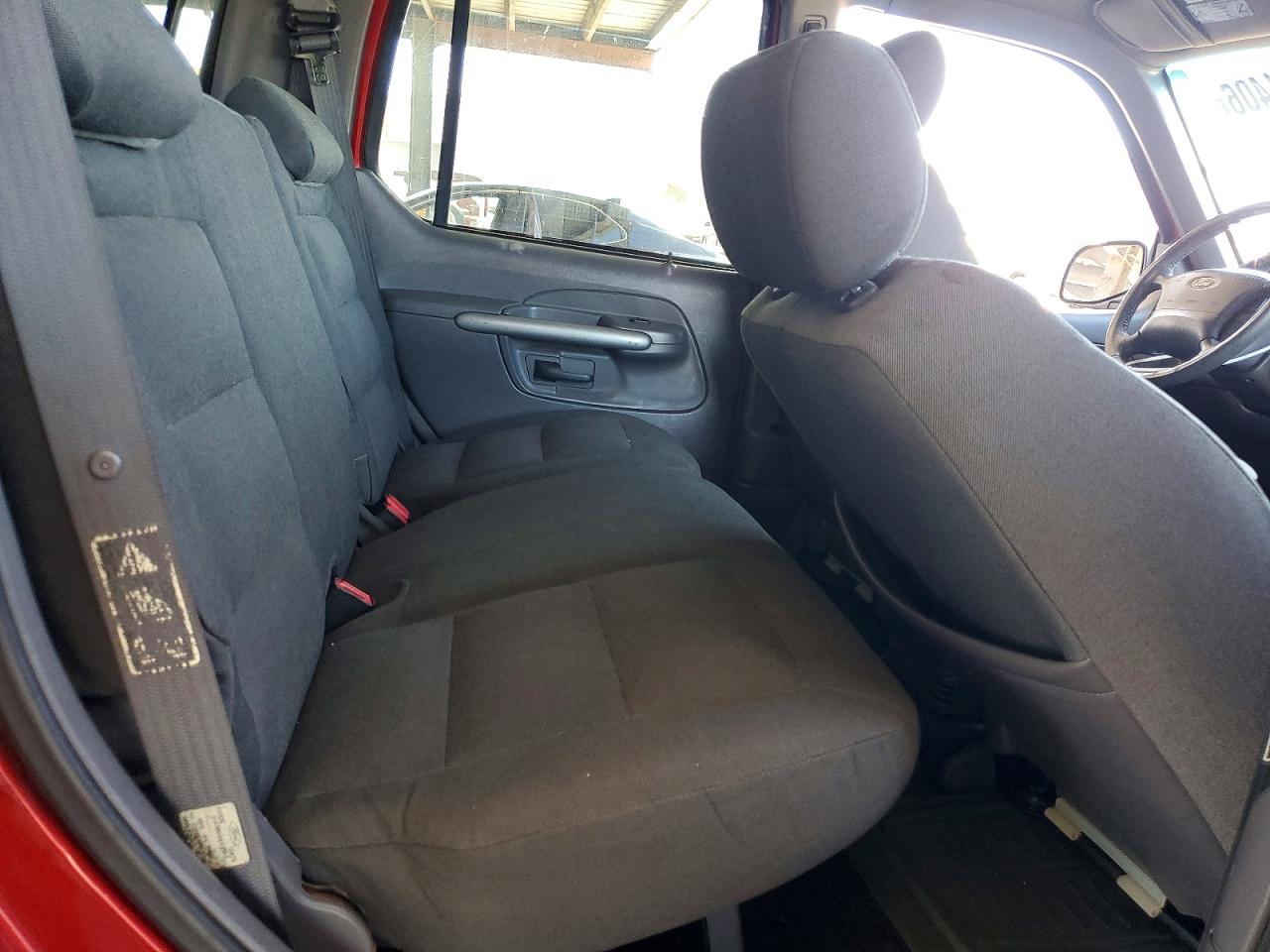 2001 Ford Explorer Sport Trac Red vin: 1FMZU67E31UB76563