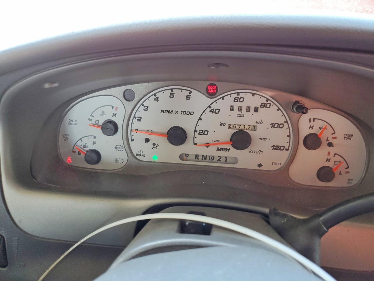 2001 Ford Explorer Sport Trac Red vin: 1FMZU67E31UB76563