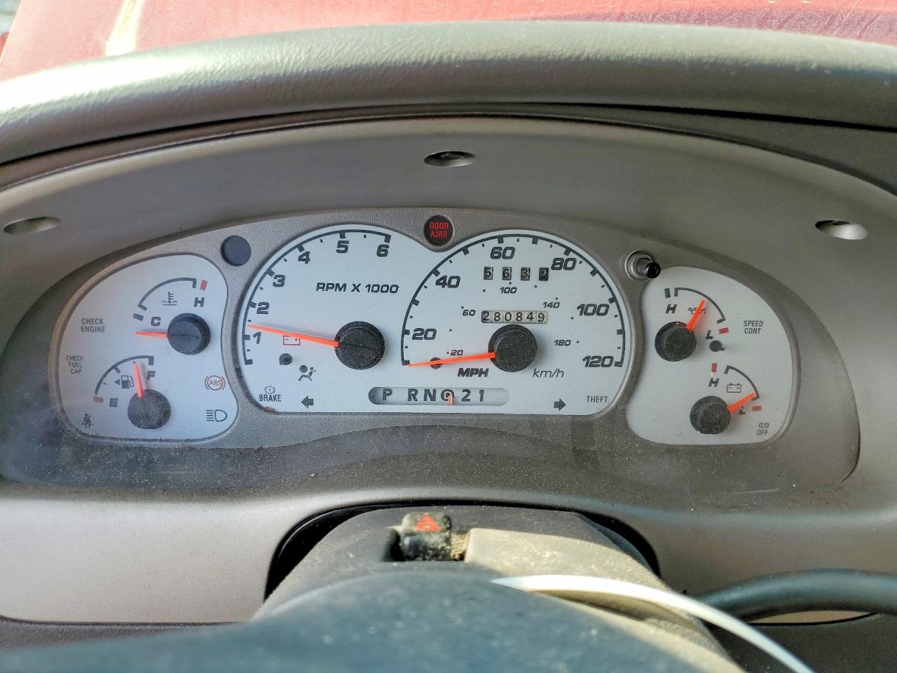 2001 Ford Explorer Sport Trac Красный vin: 1FMZU67E31UC07813