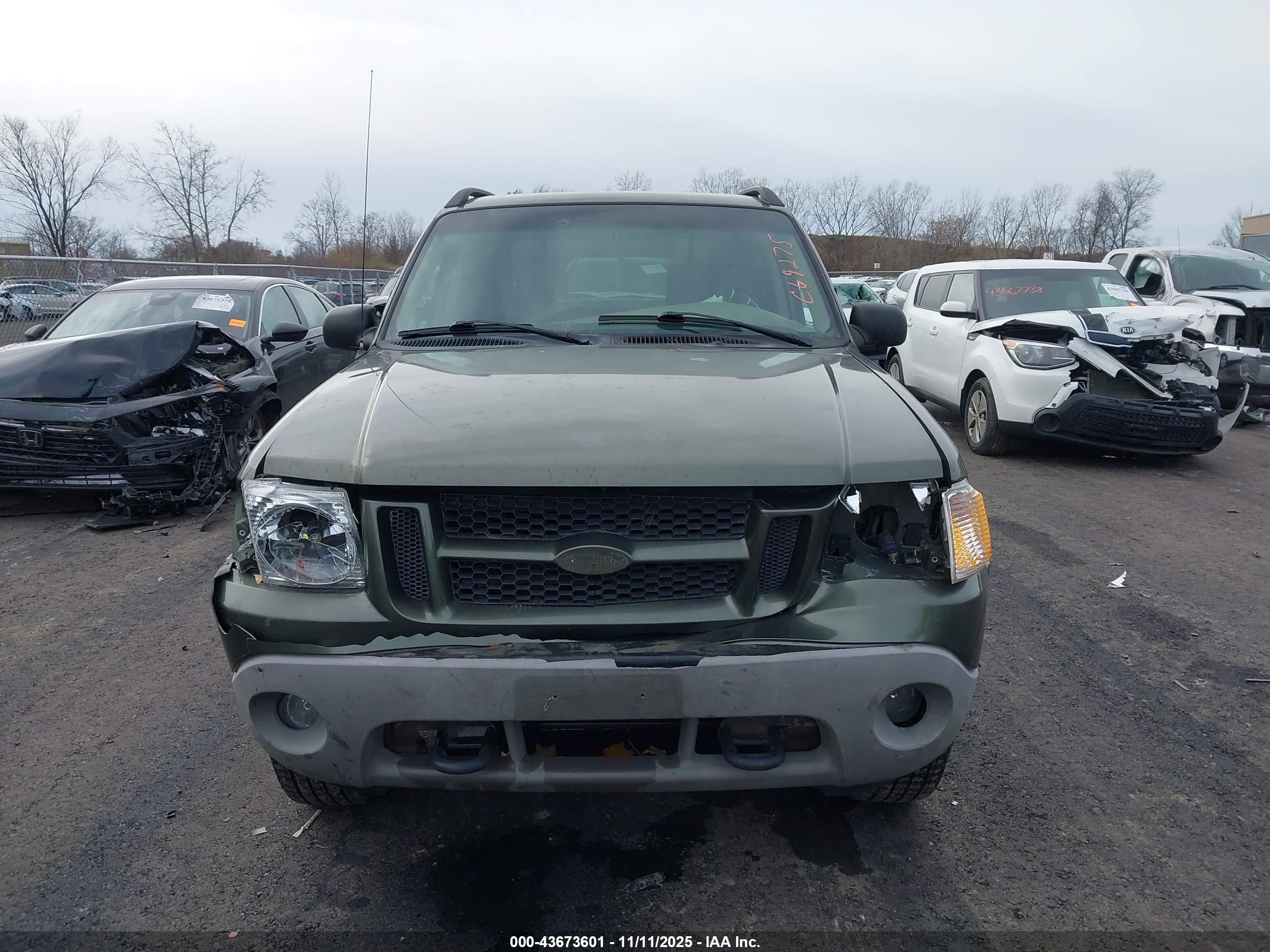 2001 Ford Explorer Sport Trac   Green vin: 1FMZU67E31UC69275