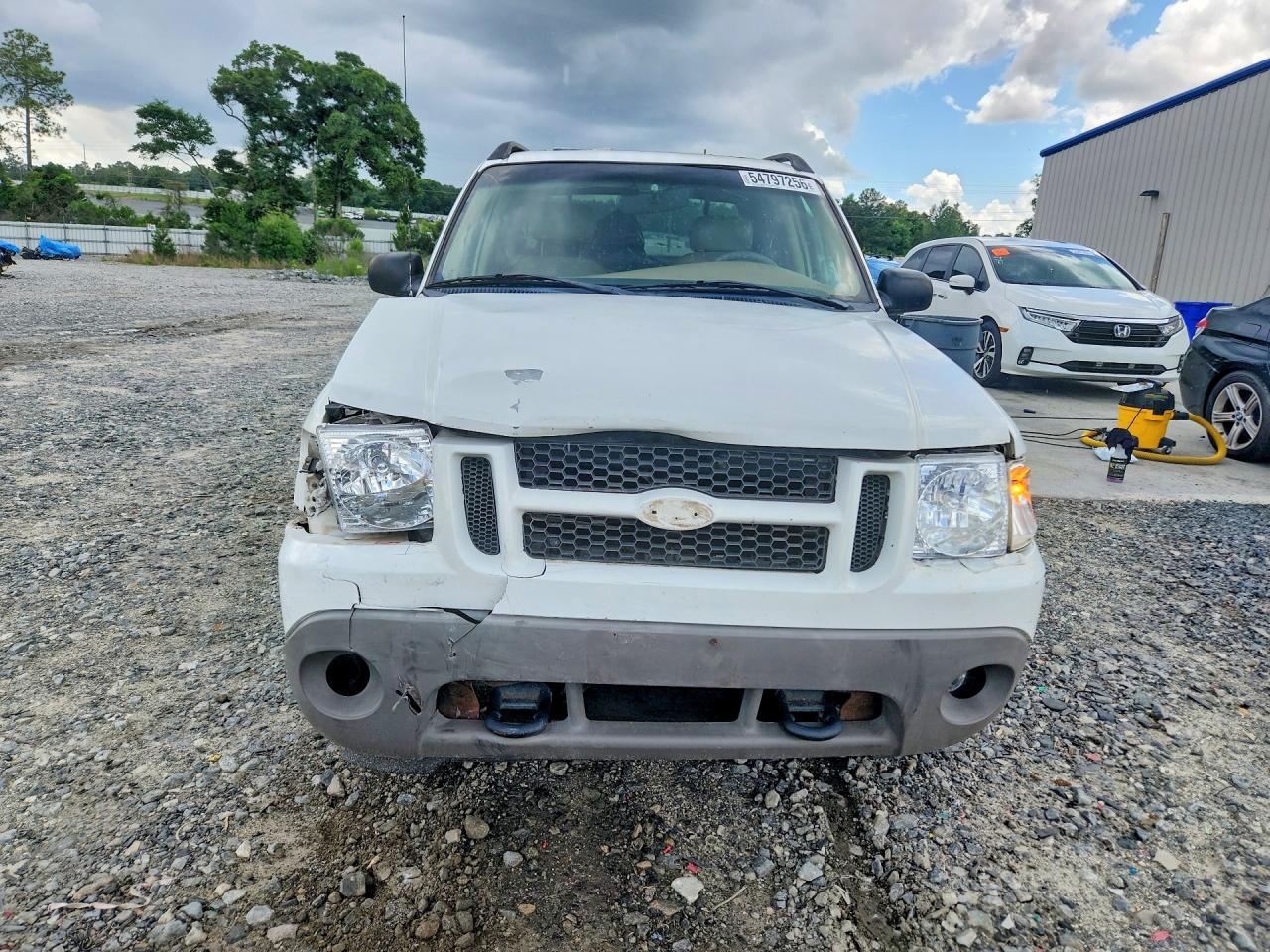 2001 Ford Explorer Sport Trac White vin: 1FMZU67E41UA18023