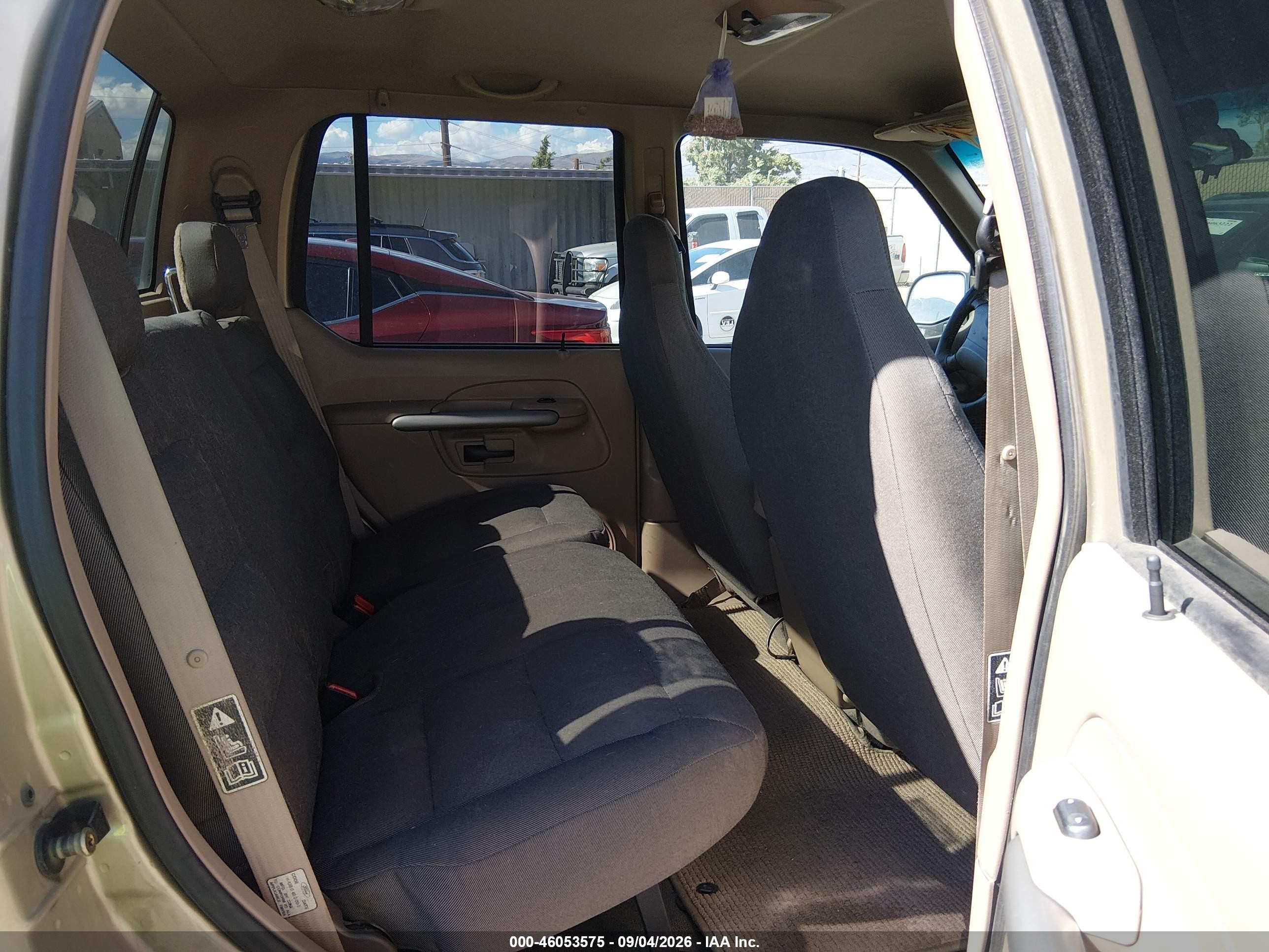 2001 Ford Explorer Sport Trac   Gold vin: 1FMZU67E41UB82307