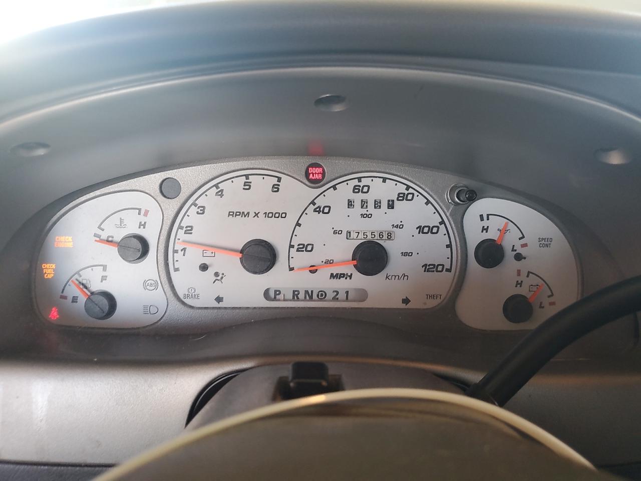 2001 Ford Explorer Sport Trac Белый vin: 1FMZU67E51UB71266