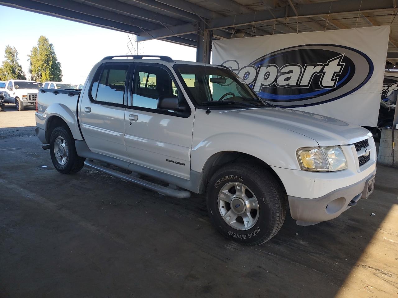 2001 Ford Explorer Sport Trac Белый vin: 1FMZU67E51UB71266