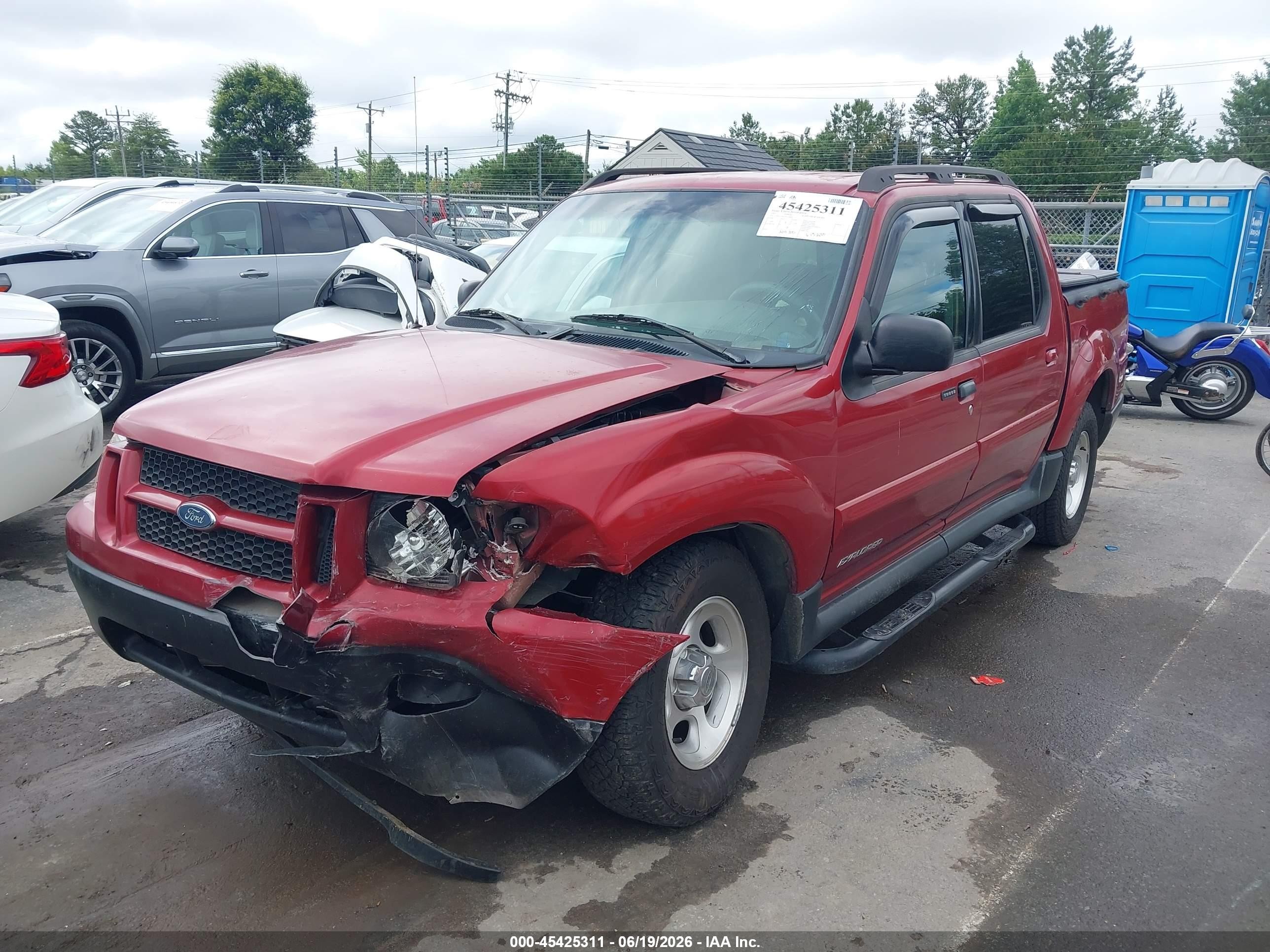 2001 Ford Explorer Sport Trac   Red vin: 1FMZU67E51UC66801