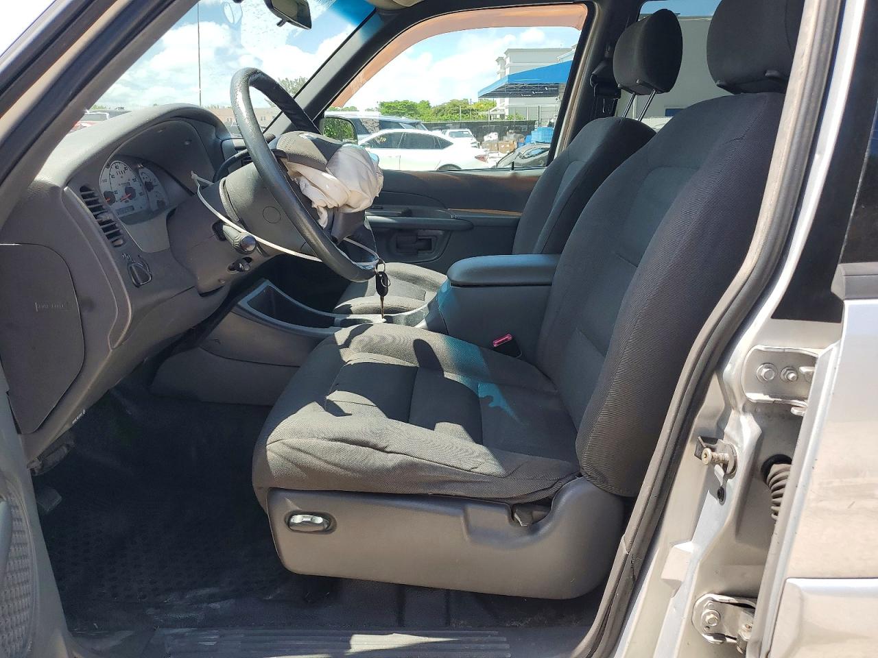 2002 Ford Explorer Sport Trac Silver vin: 1FMZU67E52UA96232