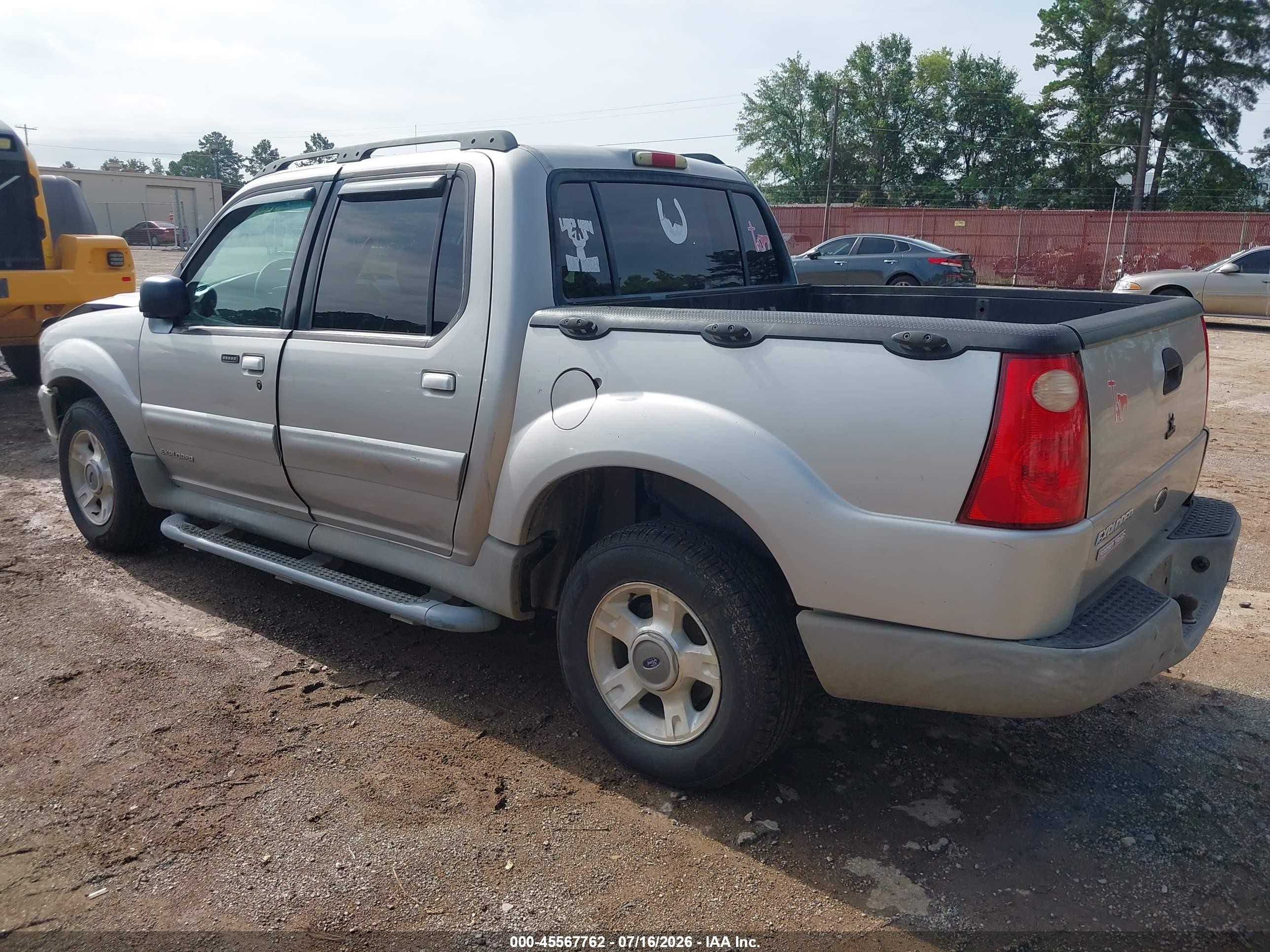 2002 Ford Explorer Sport Trac   Silver vin: 1FMZU67E52UD00107