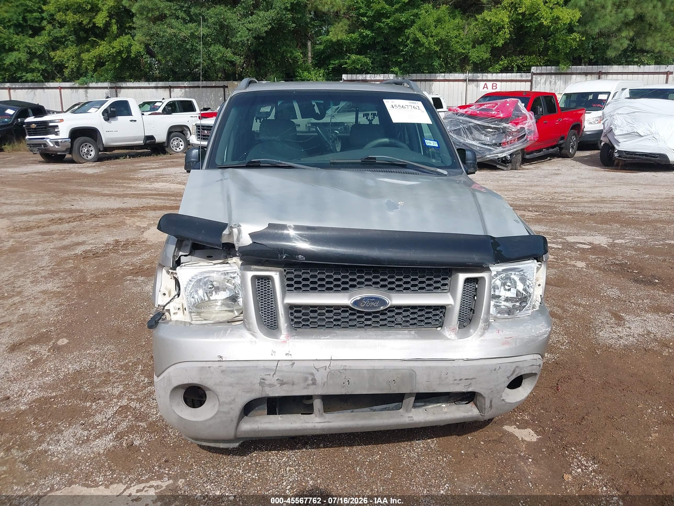 2002 Ford Explorer Sport Trac   Silver vin: 1FMZU67E52UD00107