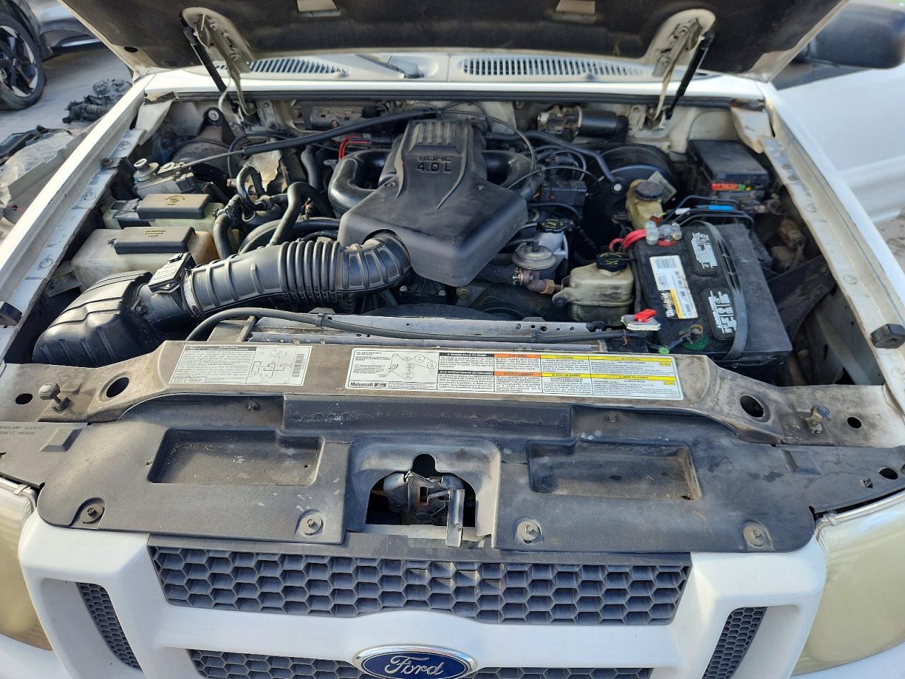 2001 Ford Explorer Sport Trac White vin: 1FMZU67E61UB01498