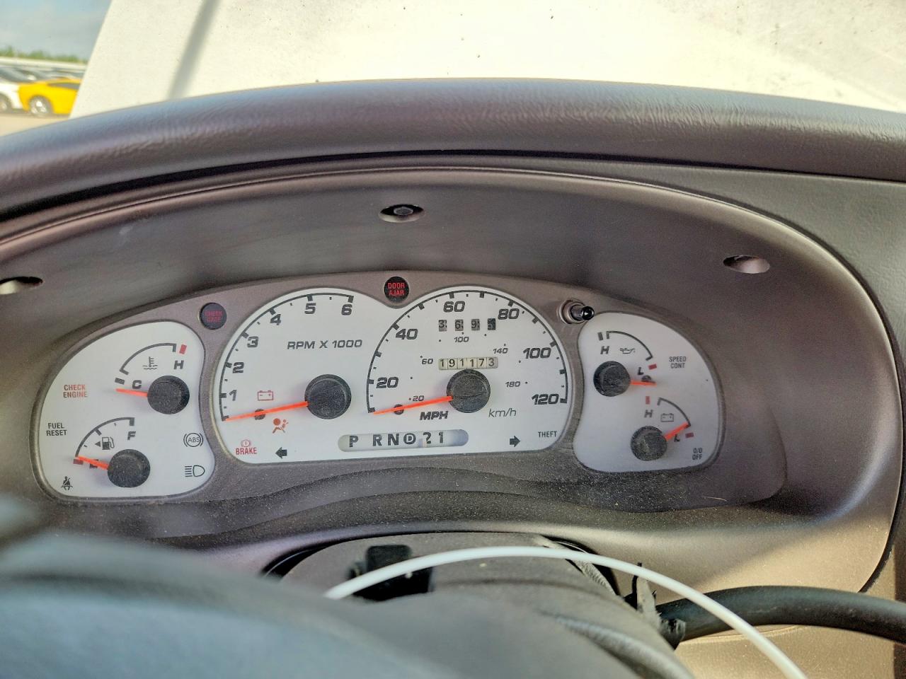2001 Ford Explorer Sport Trac White vin: 1FMZU67E61UB01498